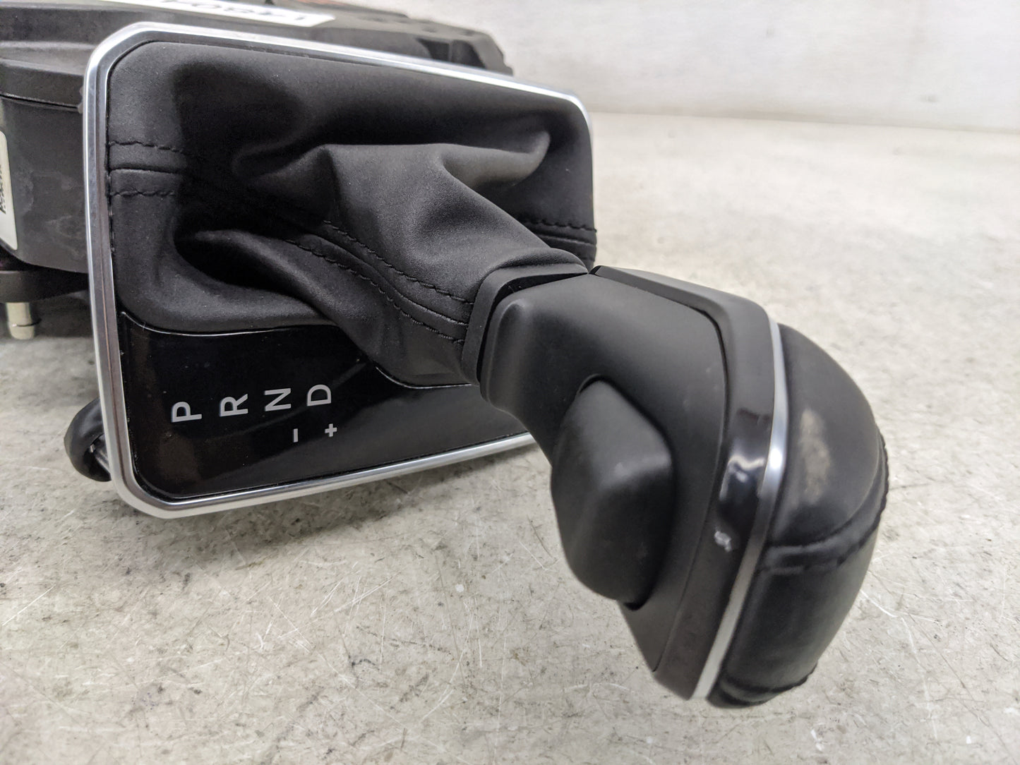 2024 Dodge Hornet Floor Console Assembly Shifter Black - Oemusedautoparts1.com