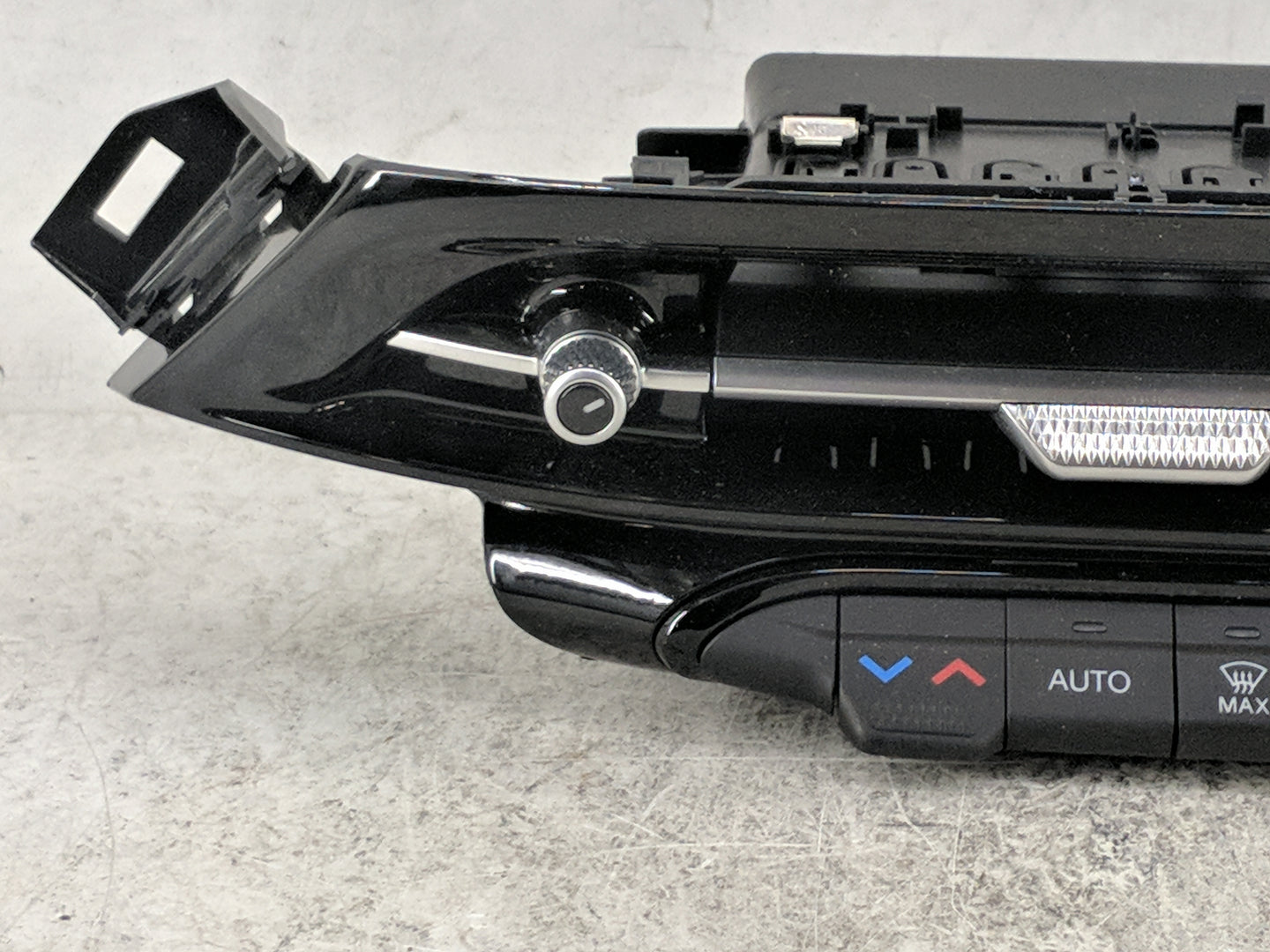 2024 Dodge Hornet Climate Control Module Temperature AC/Heater Replacement P/N:12449 00102 01561716810 Fits OEM Used Auto Pa