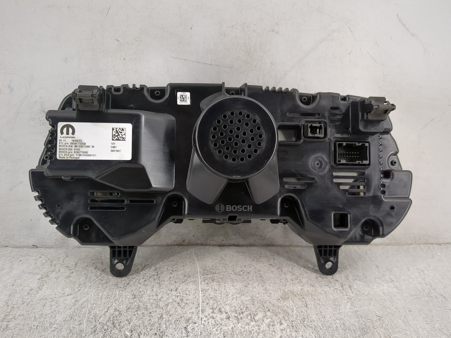 2024 Dodge Hornet Instrument Cluster Speedometer Gauges P/N:00505772530 86133072360, 0263770302 Miles: Fits OEM Used Auto Pa