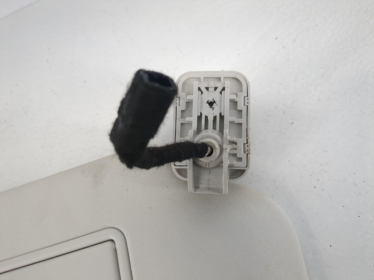 2024 Ford Bronco Sun Visor Shade Replacement Passenger Right Mirror Fits OEM Used Auto Parts - Oemusedautoparts1.com