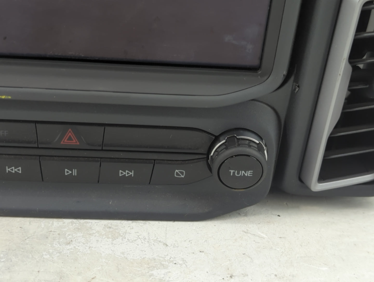 2021-2022 Ford Bronco Radio AM FM Cd Player Receiver Replacement P/N:M1PT 18B955 FF Fits Fits 2021 2022 OEM Used Auto Parts 