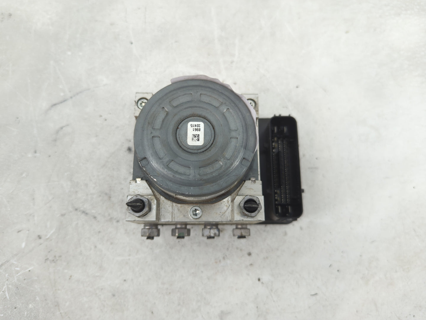 2024 Ford Bronco ABS Pump Control Module Replacement P/N:LX6C-2B373-KF Fits OEM Used Auto Parts - Oemusedautoparts1.com