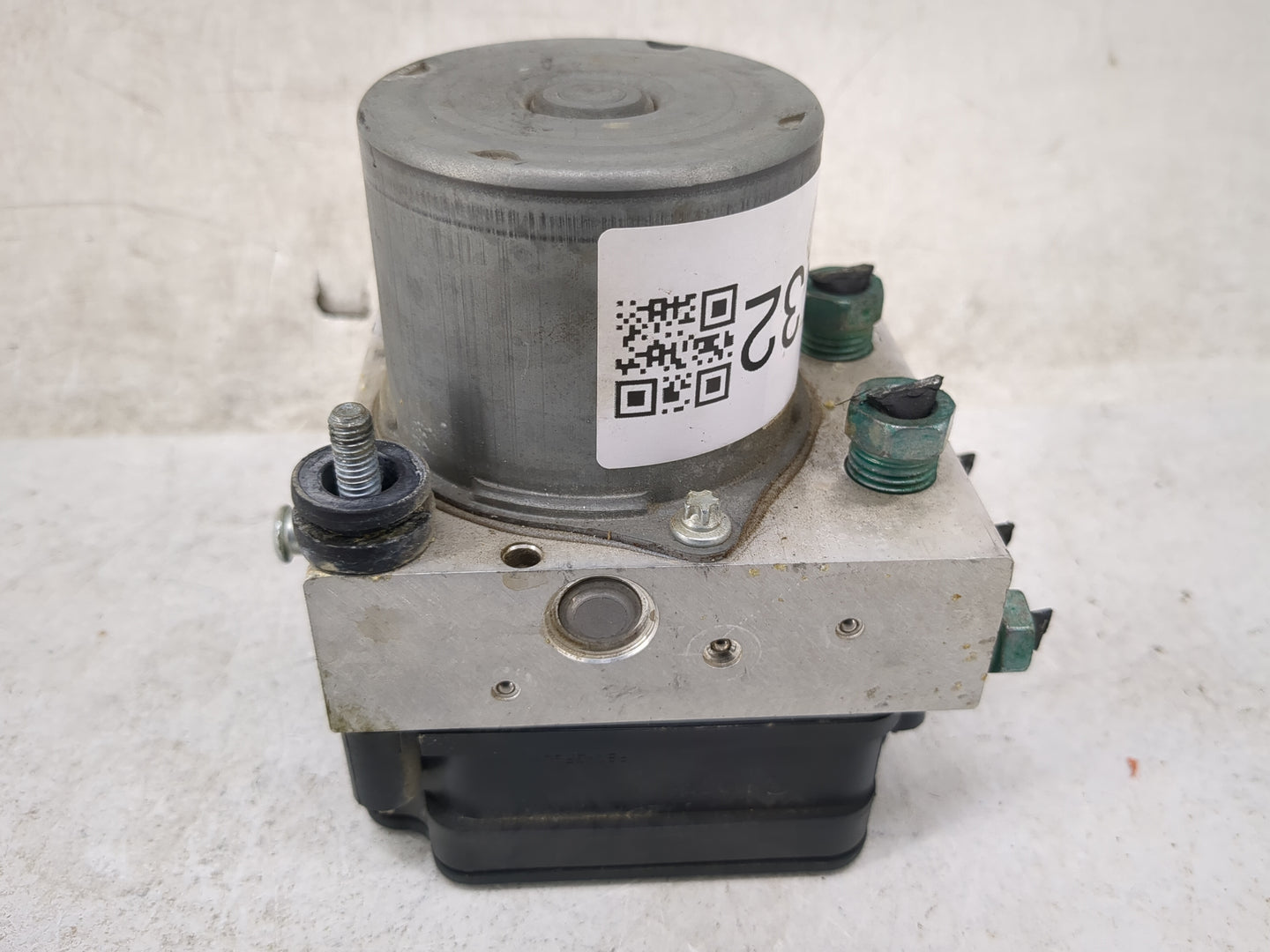 2024 Ford Bronco Sport ABS Pump Control Module Replacement P/N:4277/6698 269 879, 22008710628 Fits OEM Used Auto Parts - Oem