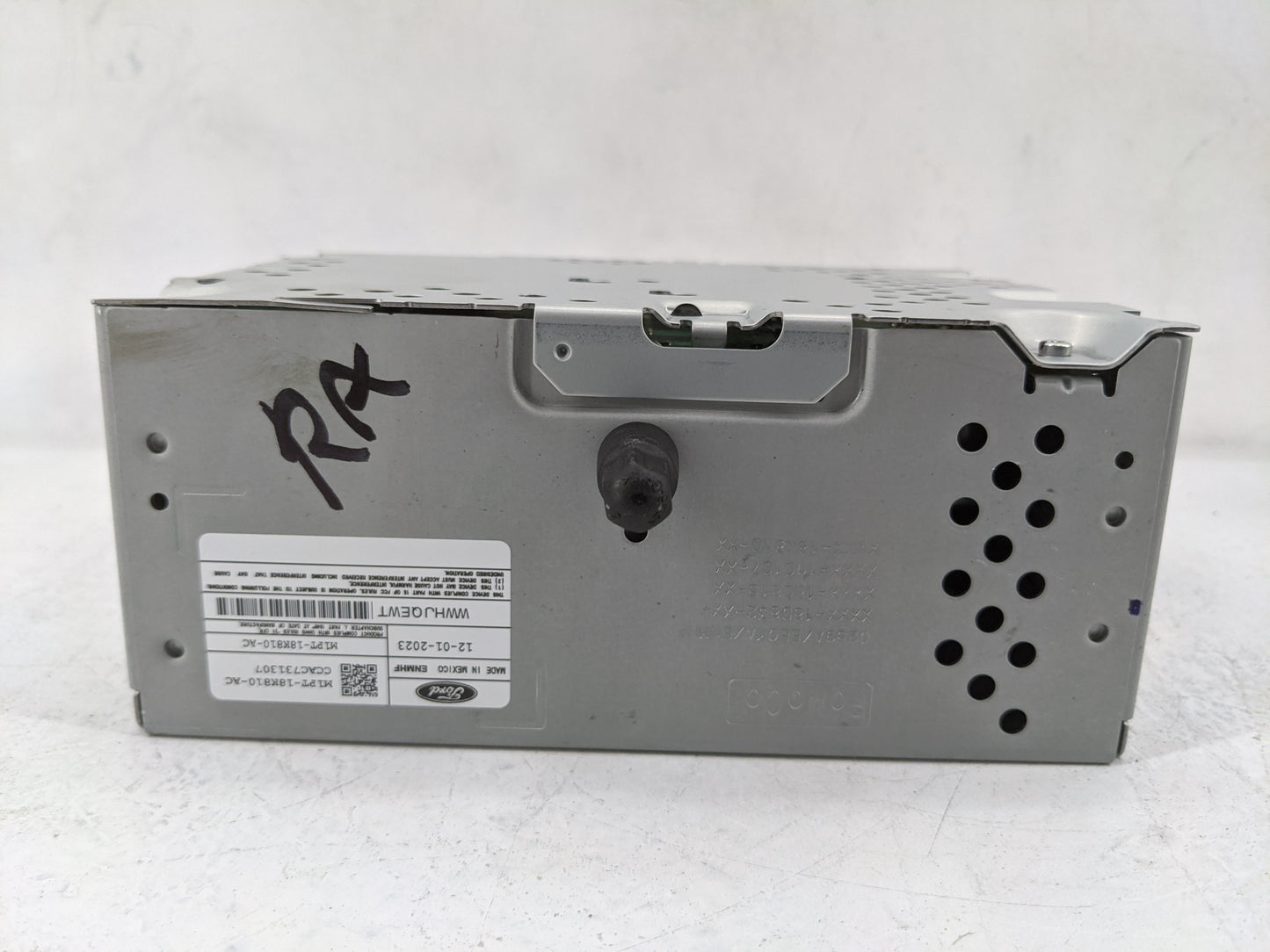 2024 Ford Bronco Sport Radio AM FM Cd Player Receiver Replacement P/N:M1PT-18K810-AC Fits Fits 2021 OEM Used Auto Parts - Oe