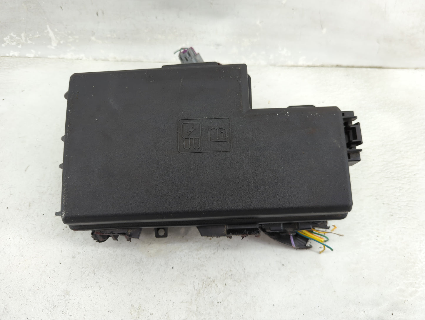 2019-2020 Ford Edge Fusebox Fuse Box Panel Relay Module P/N:GU5T-14B192-GA GU5T-14B192-HA, HU5T-14B192-FFA Fits Fits 2019 20