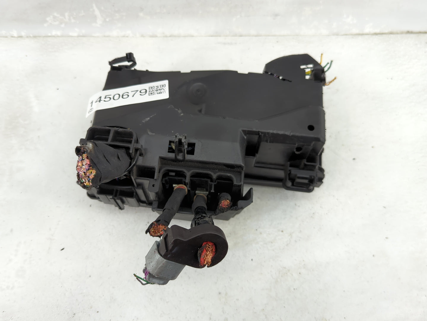 2019-2020 Ford Edge Fusebox Fuse Box Panel Relay Module P/N:GU5T-14B192-GA GU5T-14B192-HA, HU5T-14B192-FFA Fits Fits 2019 20