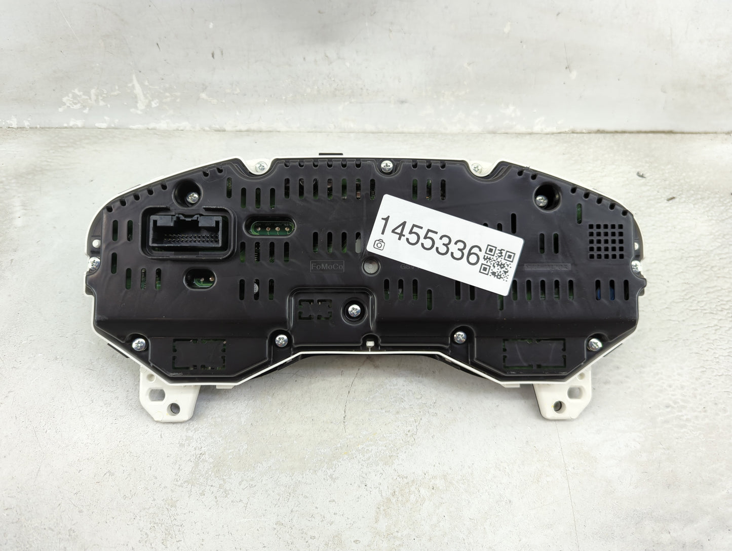 2019-2020 Ford Edge Instrument Cluster Speedometer Gauges P/N:LT4T-10849-CB Miles: Fits Fits 2019 2020 OEM Used Auto Parts -