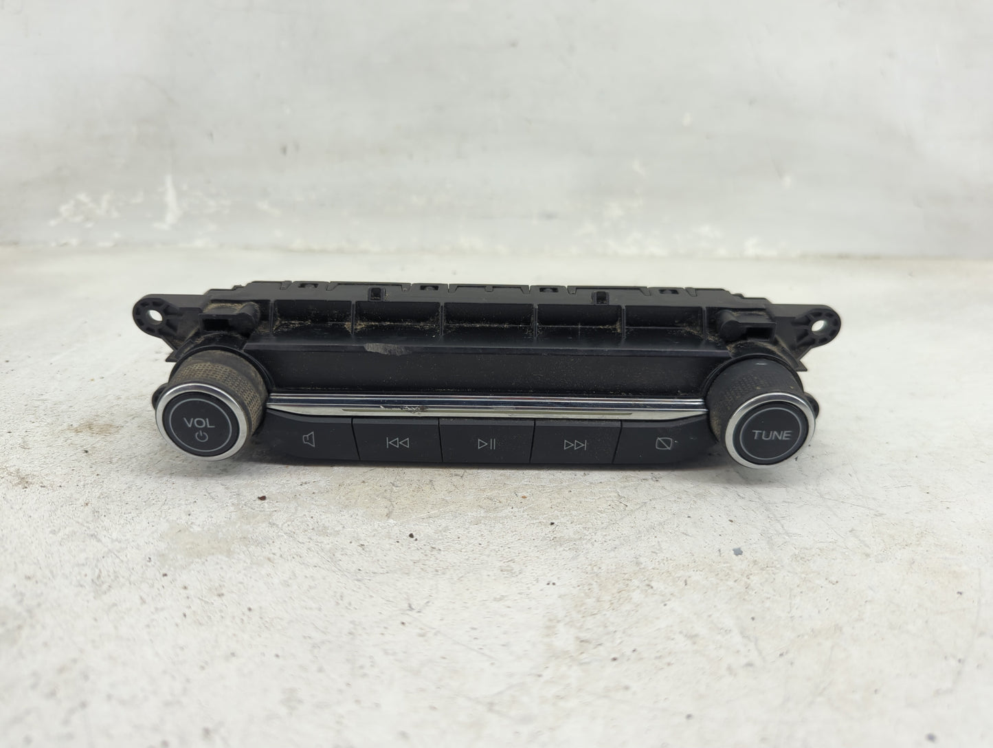 2024 Ford Escape Radio AM FM Cd Player Receiver Replacement P/N:LJ6T-18K811-CB 17023896-03 Fits OEM Used Auto Parts - Oemuse