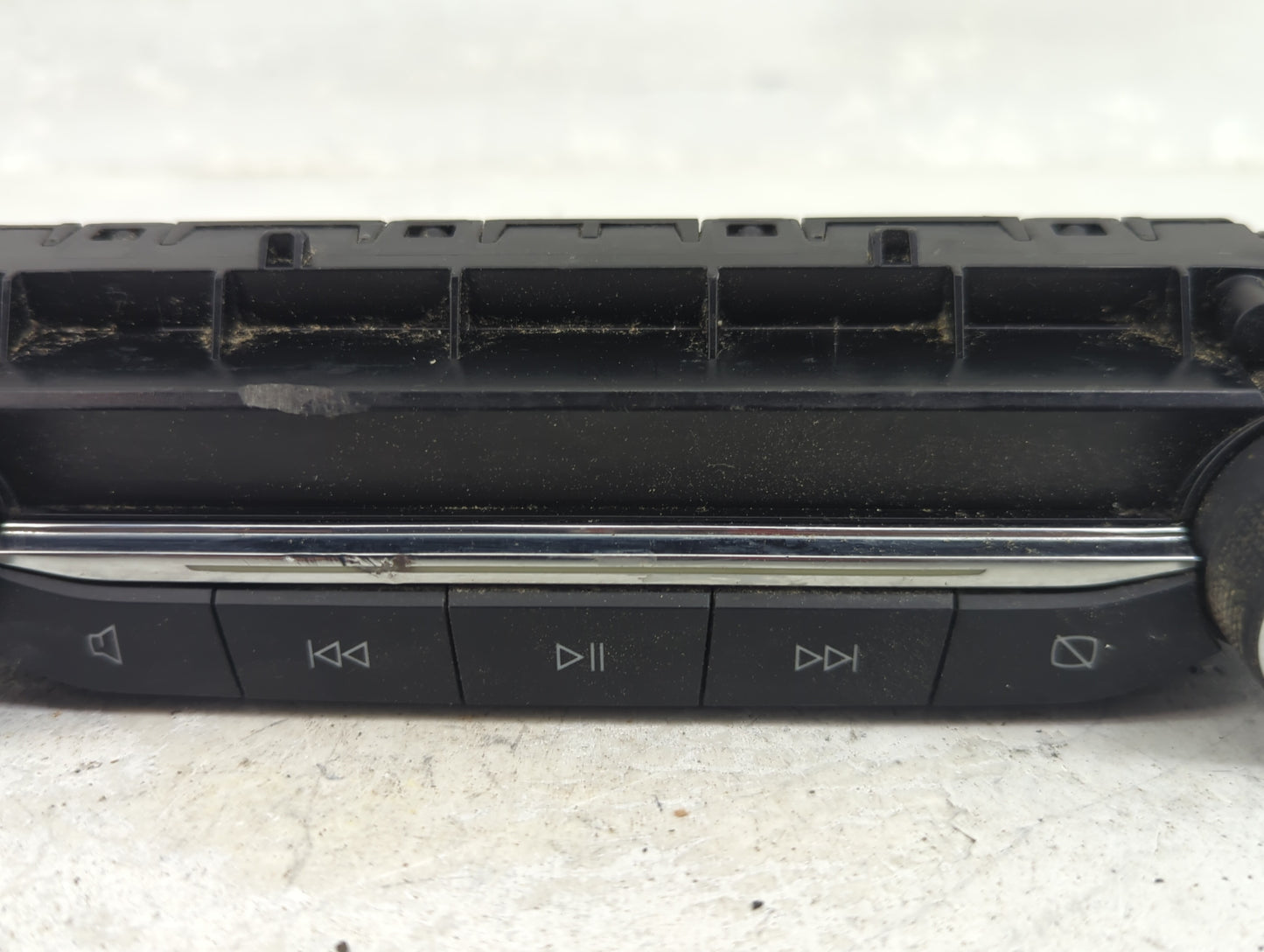 2024 Ford Escape Radio AM FM Cd Player Receiver Replacement P/N:LJ6T-18K811-CB 17023896-03 Fits OEM Used Auto Parts - Oemuse