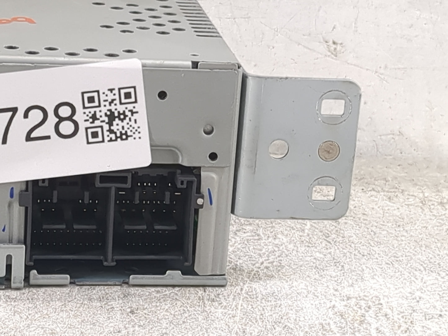 2024 Ford Escape Radio AM FM Cd Player Receiver Replacement P/N:PJ6T-18D890-AK PTAG071809, DQDKWEWG Fits OEM Used Auto Parts