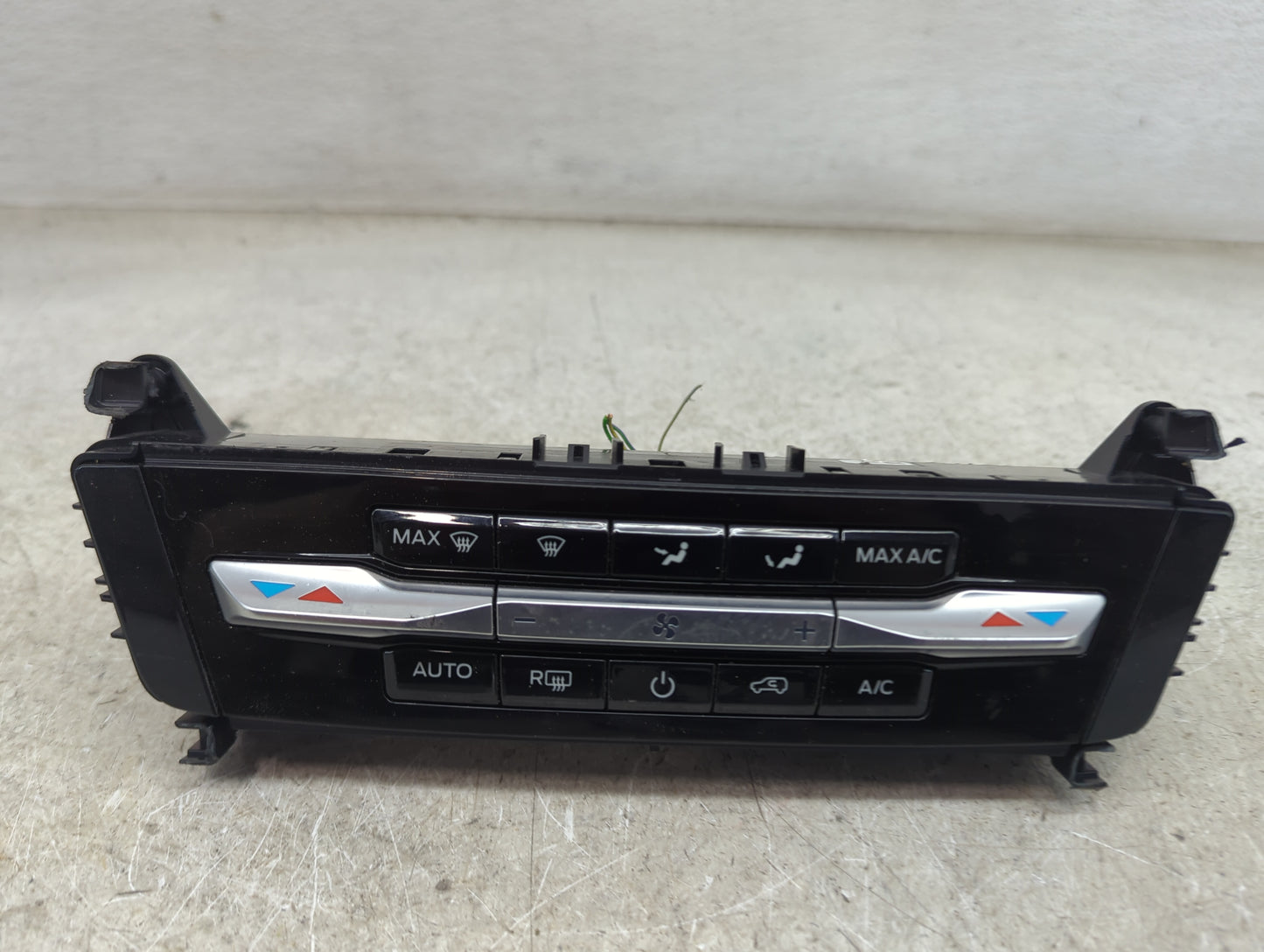 2024 Ford Explorer Climate Control Module Temperature AC/Heater Replacement P/N:NB5T-18C612-HB Fits OEM Used Auto Parts - Oe