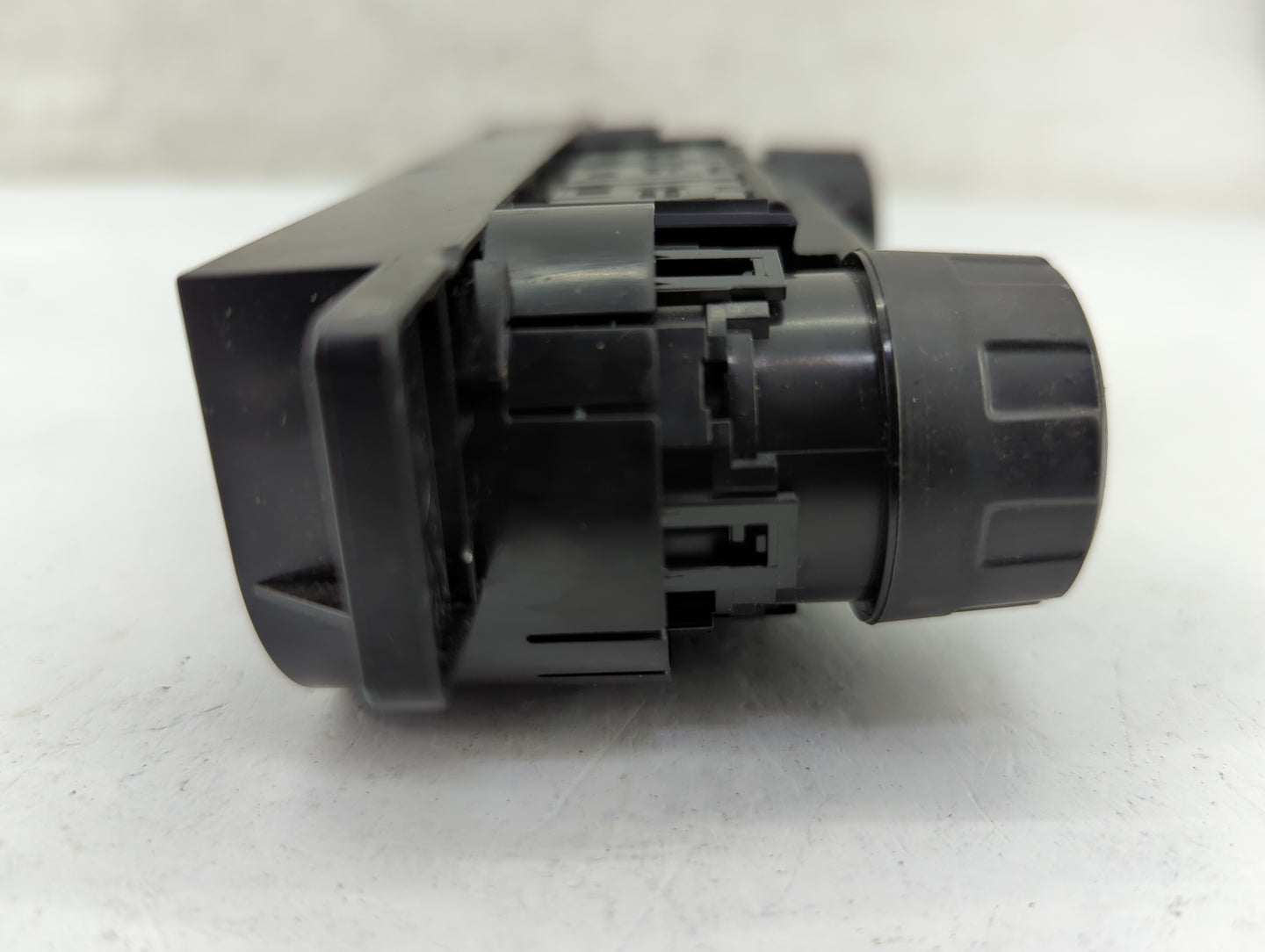 2024 Ford F-150 Climate Control Module Temperature AC/Heater Replacement P/N:PL3T-18K811-BAW Fits OEM Used Auto Parts - Oemu