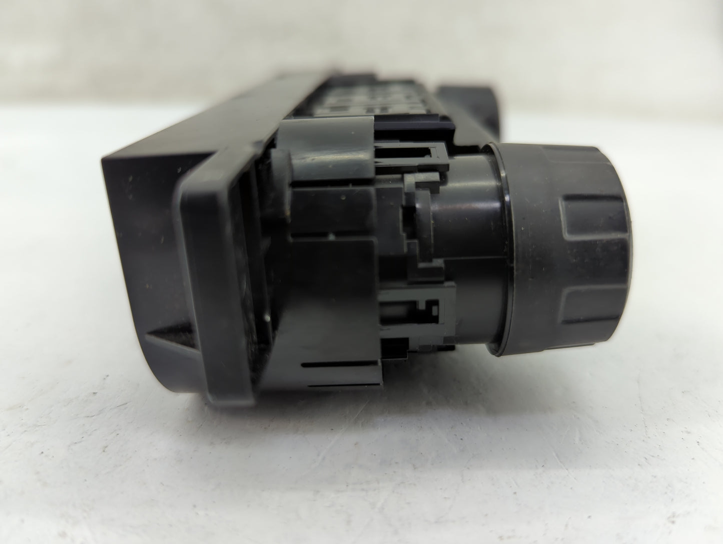 2024 Ford F-150 Climate Control Module Temperature AC/Heater Replacement P/N:PL3T-18K811-BAW Fits OEM Used Auto Parts - Oemu