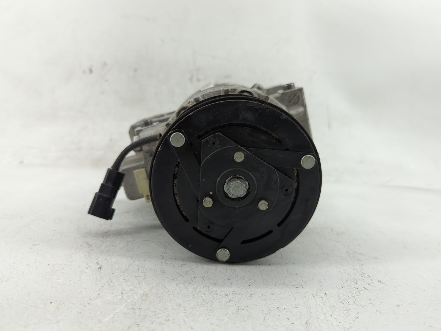 2024 Ford F-250 Super Duty Air Conditioning A/c Ac Compressor Oem - Oemusedautoparts1.com