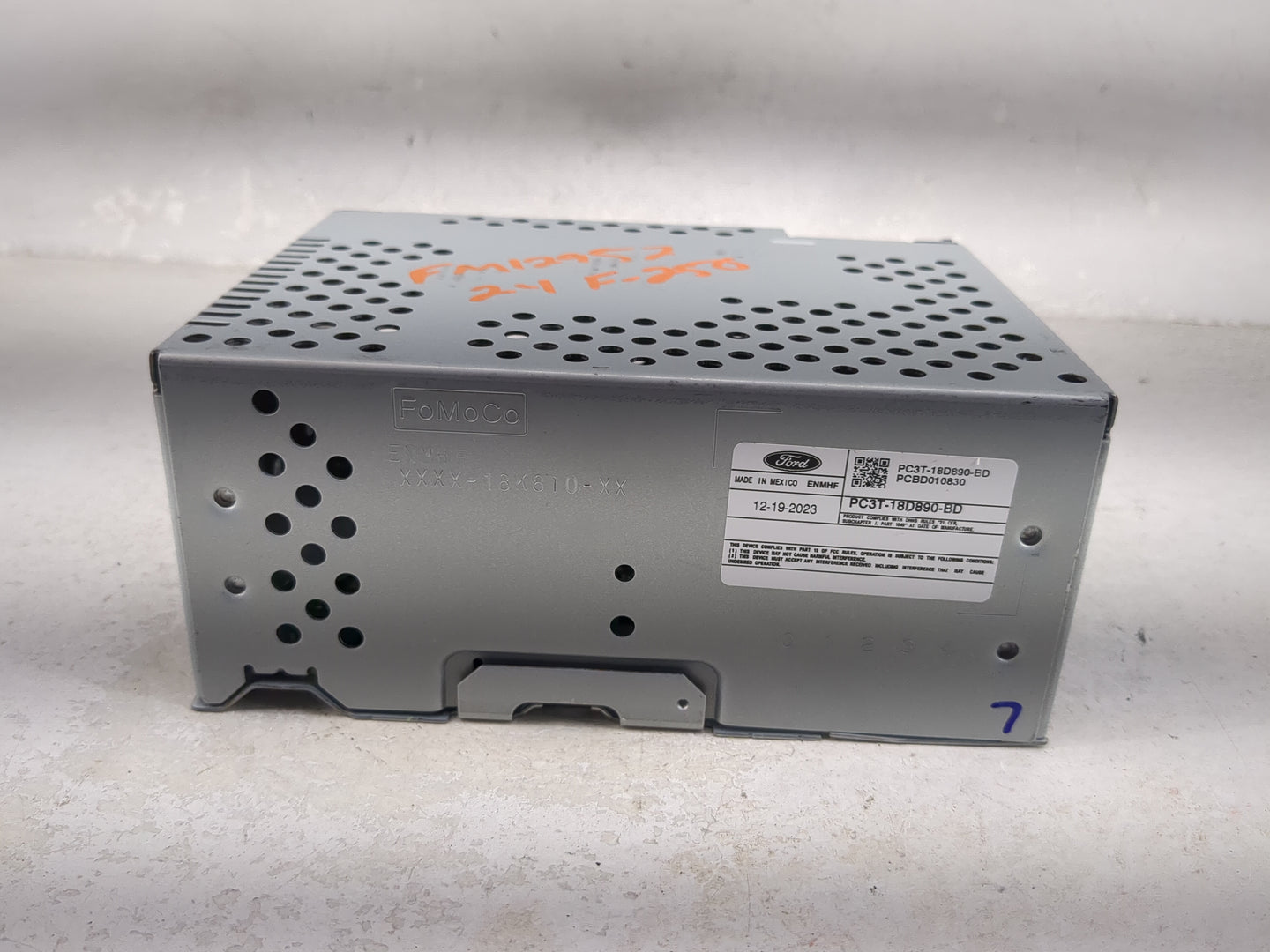 2024 Ford F250sd Radio AM FM Cd Player Receiver Replacement P/N:PC3T-18D890-BD PC3T-18D890-ED, PCBD010830 Fits OEM Used Auto