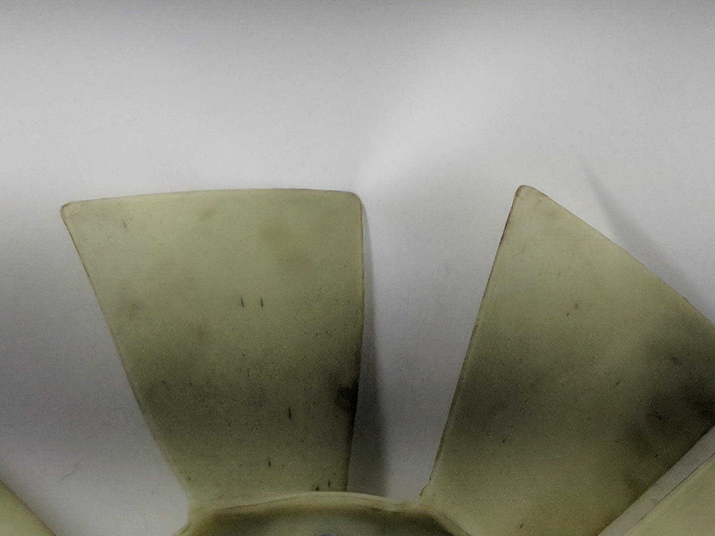 2024 Ford F250sd Radiator Cooling Fan Clutch - Oemusedautoparts1.com