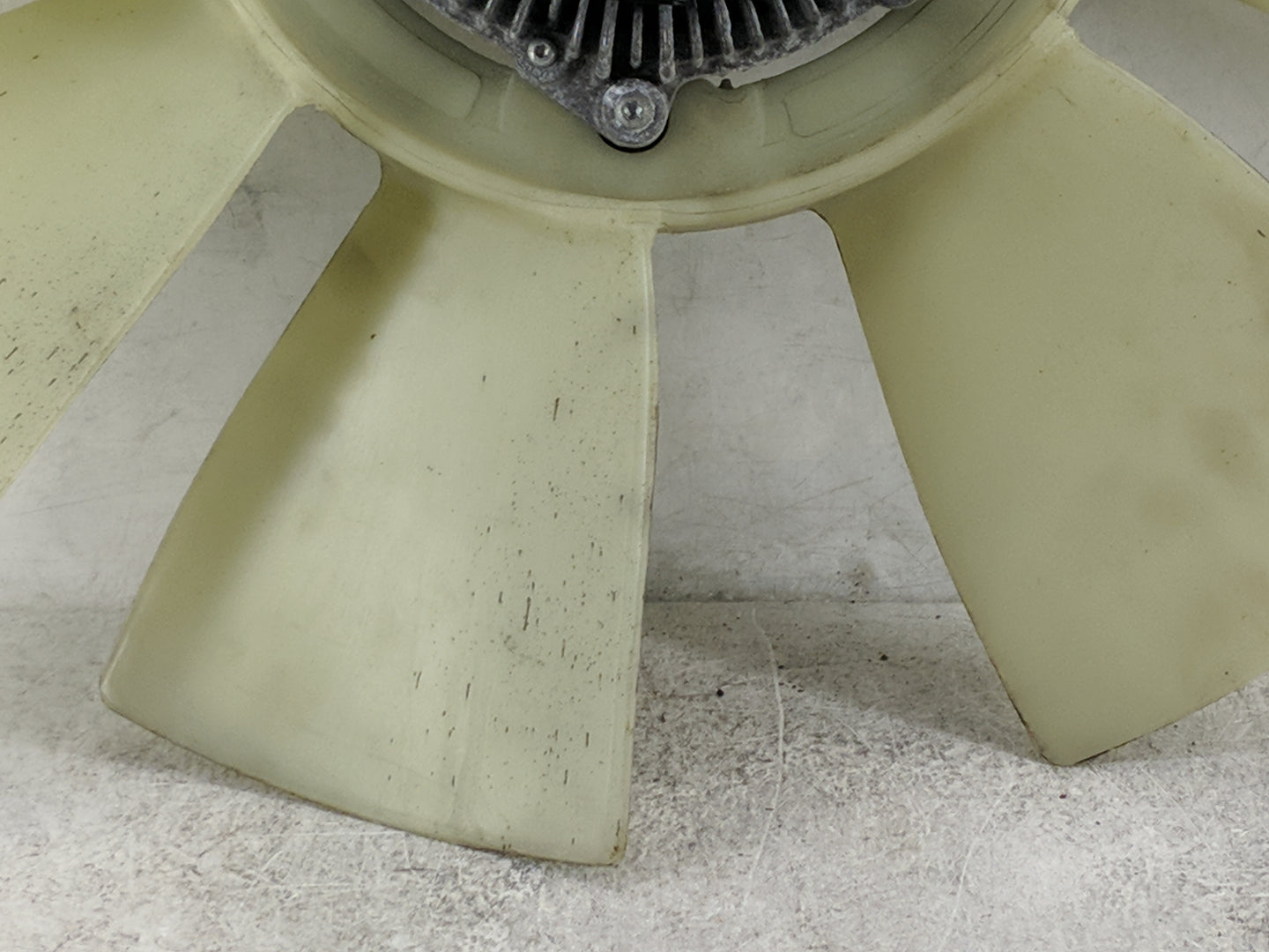 2024 Ford F250sd Radiator Cooling Fan Clutch - Oemusedautoparts1.com