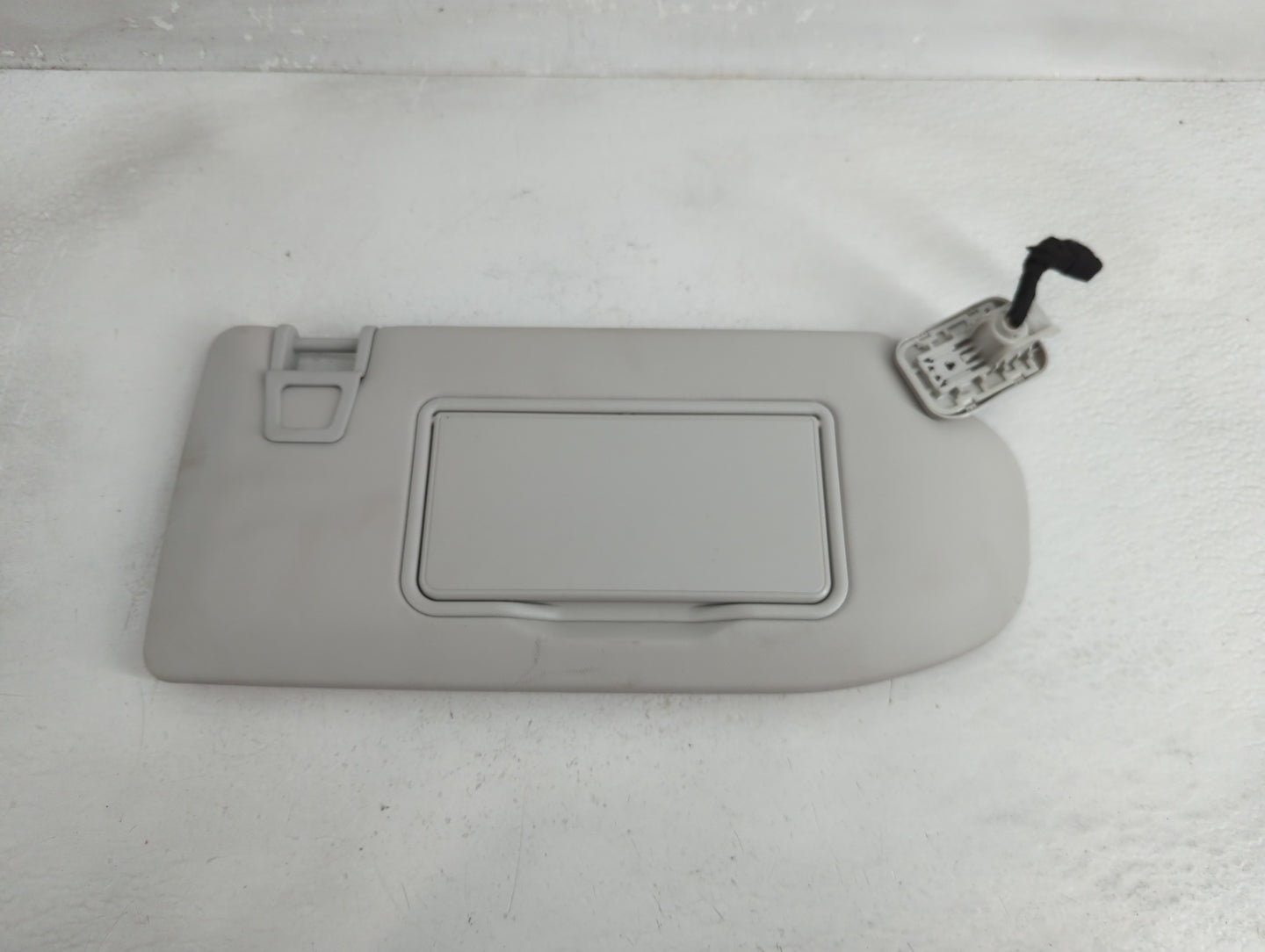 2024 Ford Maverick Sun Visor Shade Replacement Passenger Right Mirror Fits OEM Used Auto Parts - Oemusedautoparts1.com