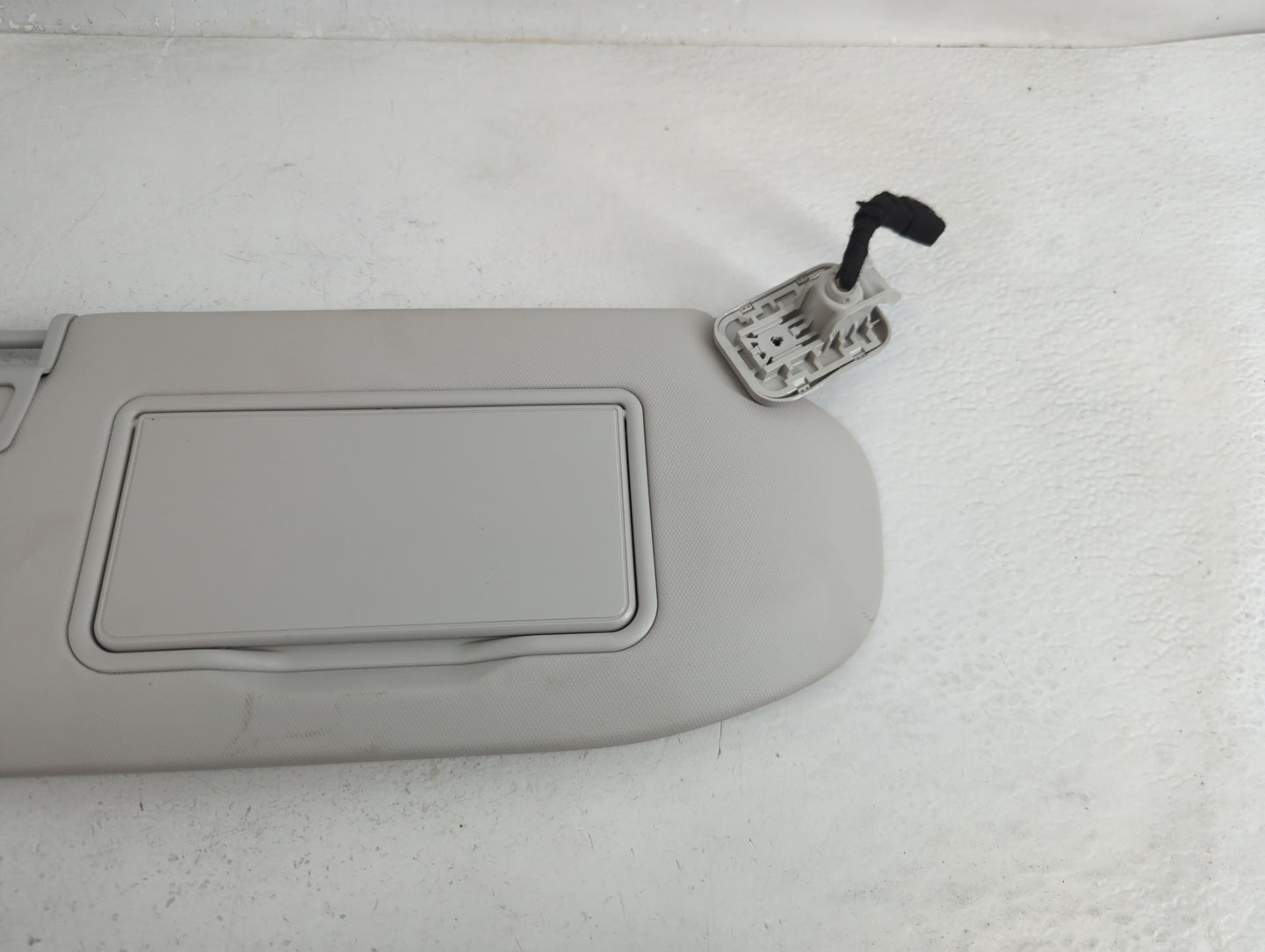 2024 Ford Maverick Sun Visor Shade Replacement Passenger Right Mirror Fits OEM Used Auto Parts - Oemusedautoparts1.com
