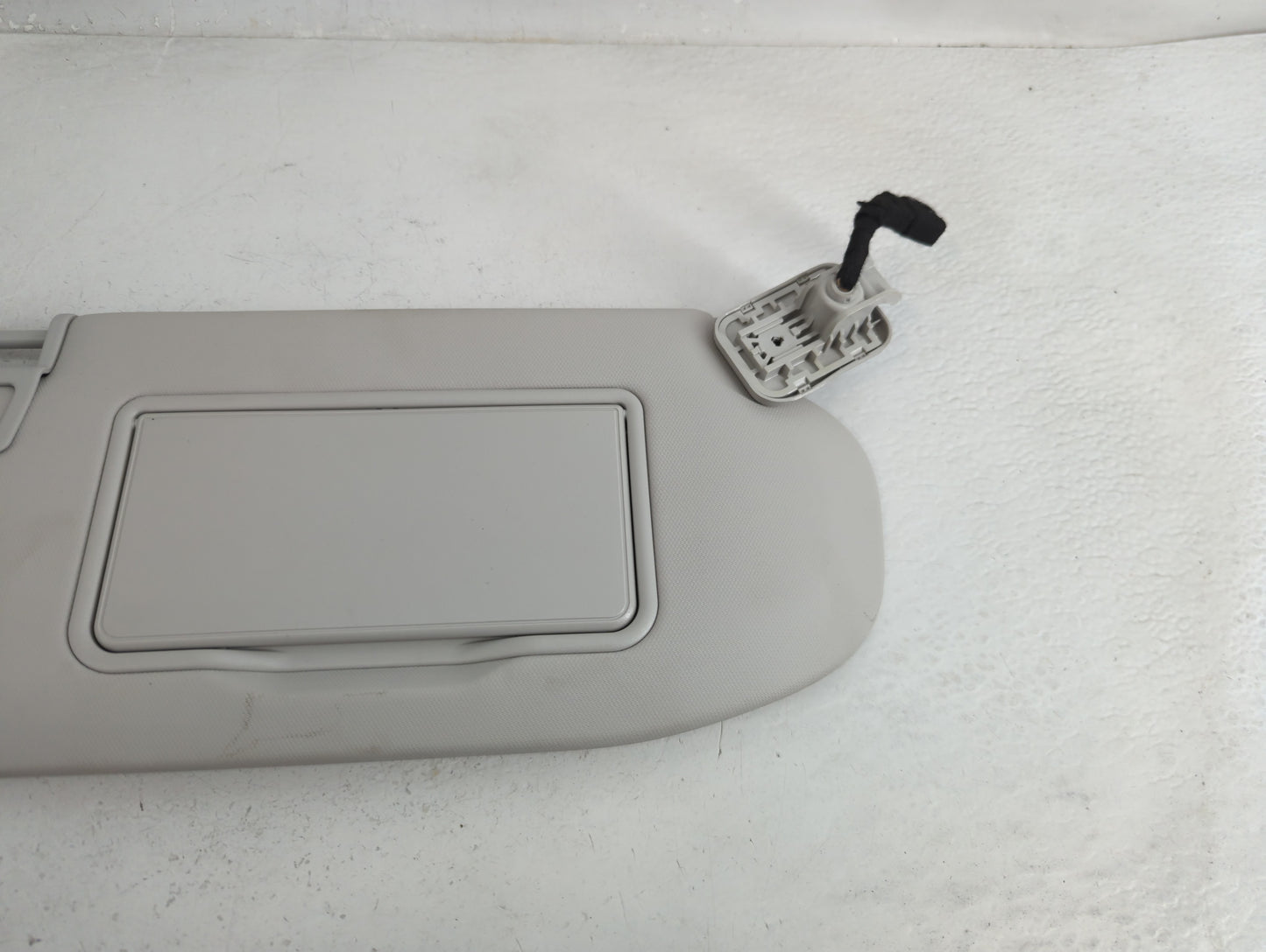 2024 Ford Maverick Sun Visor Shade Replacement Passenger Right Mirror Fits OEM Used Auto Parts - Oemusedautoparts1.com