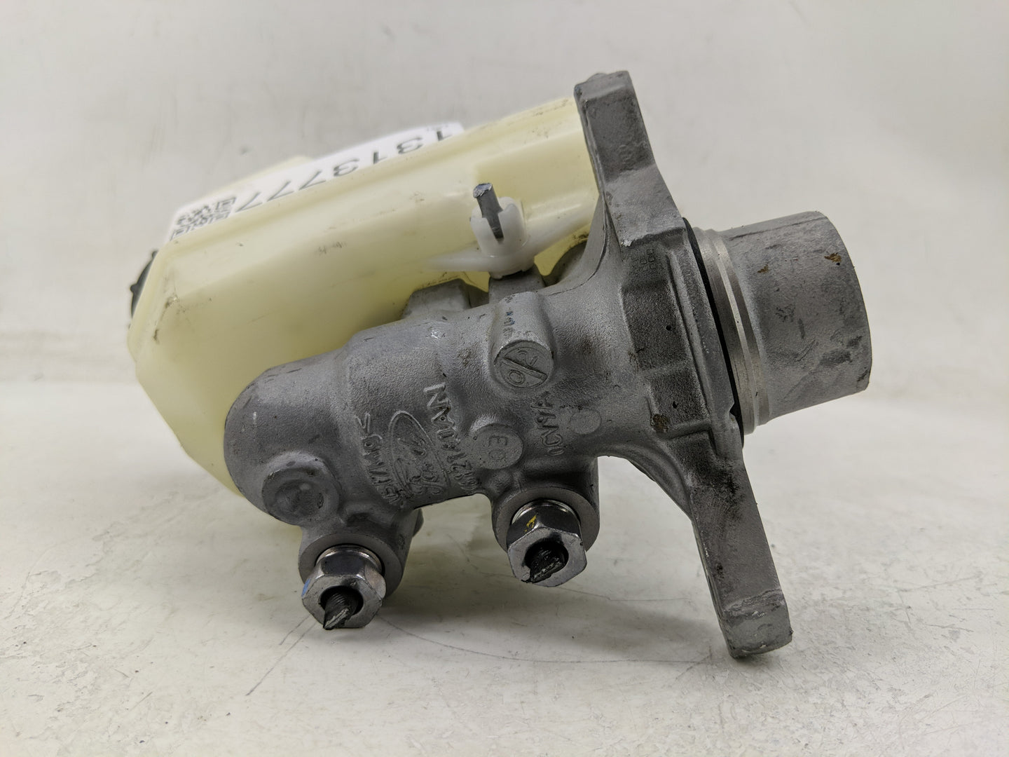 Ford Maverick Brake Master Cylinder 1313777 - Oemusedautoparts1.com