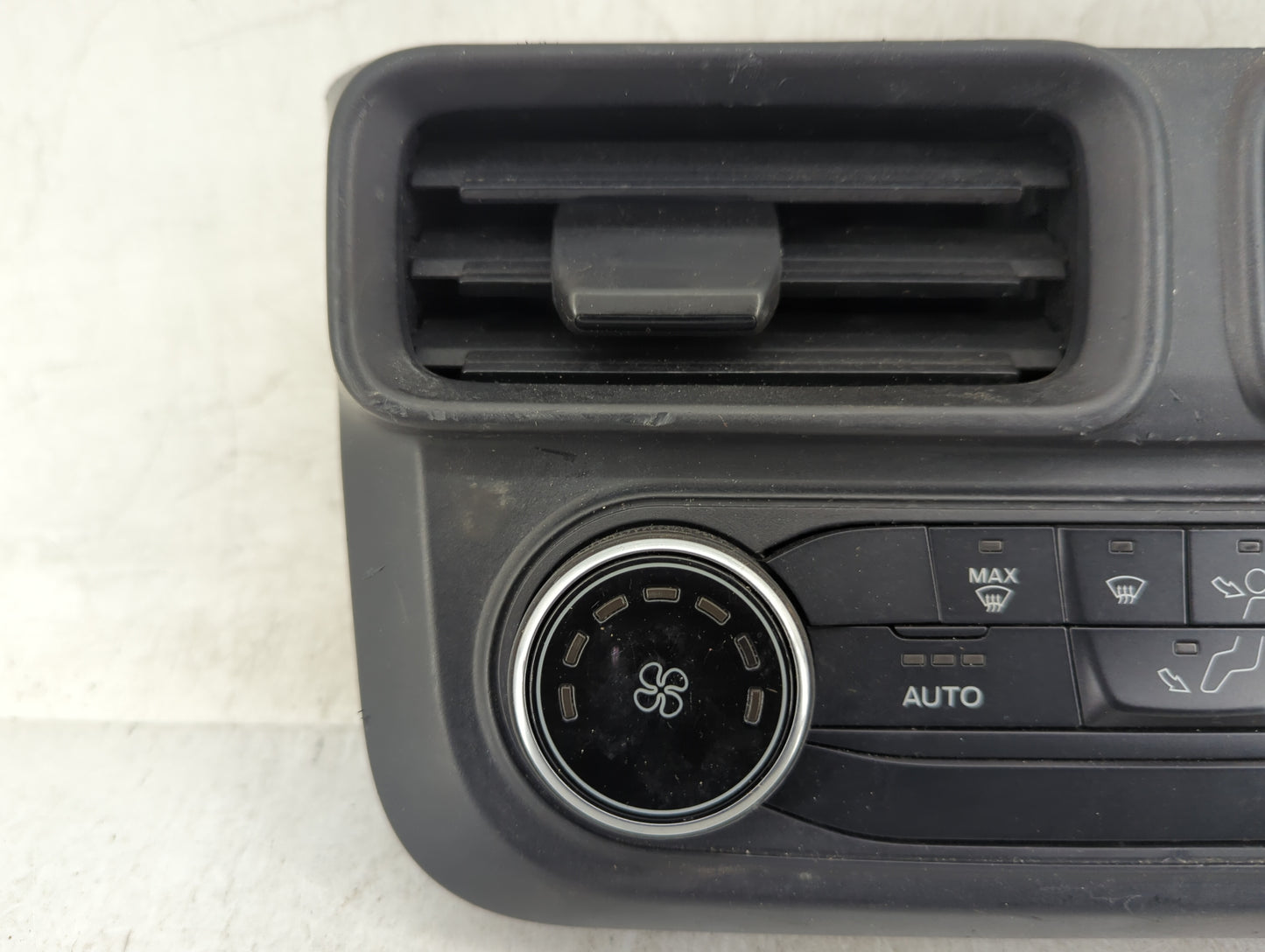 2024 Ford Maverick Climate Control Module Temperature AC/Heater Replacement P/N:NZ6T-18C612-JD Fits OEM Used Auto Parts - Oe