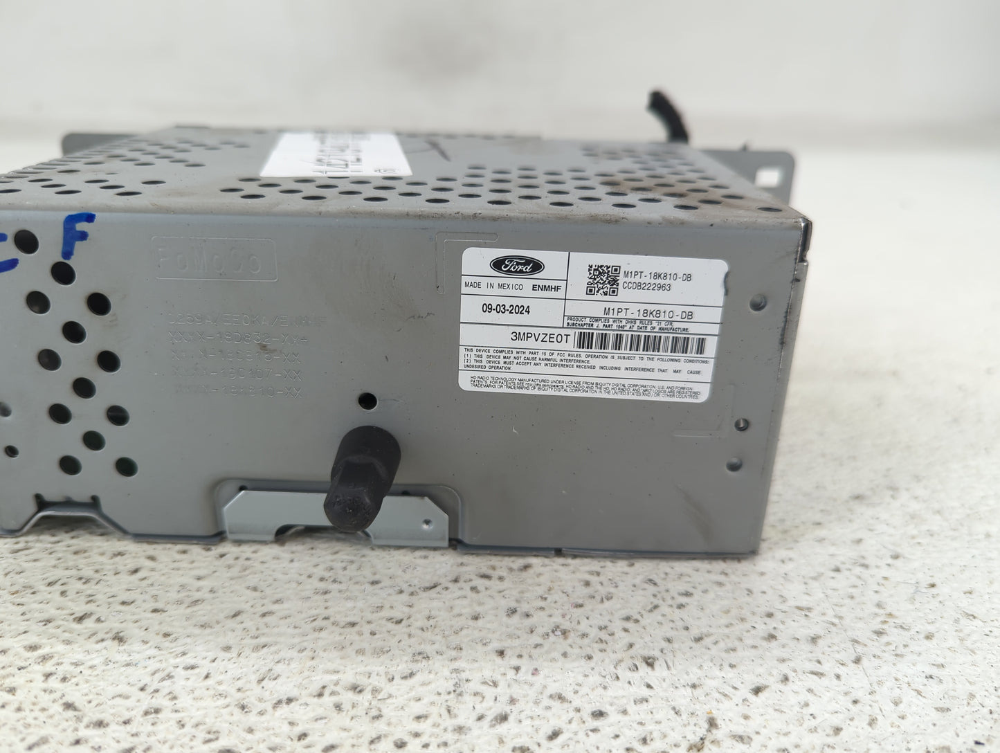 2024 Ford Maverick Radio AM FM Cd Player Receiver Replacement P/N:M1PT-18K810-DB Fits OEM Used Auto Parts - Oemusedautoparts