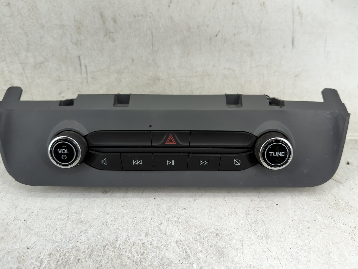 2024 Ford Maverick Climate Control Module Temperature AC/Heater Replacement P/N:NZ6T-18K811-AA 10516715-05 Fits OEM Used Aut
