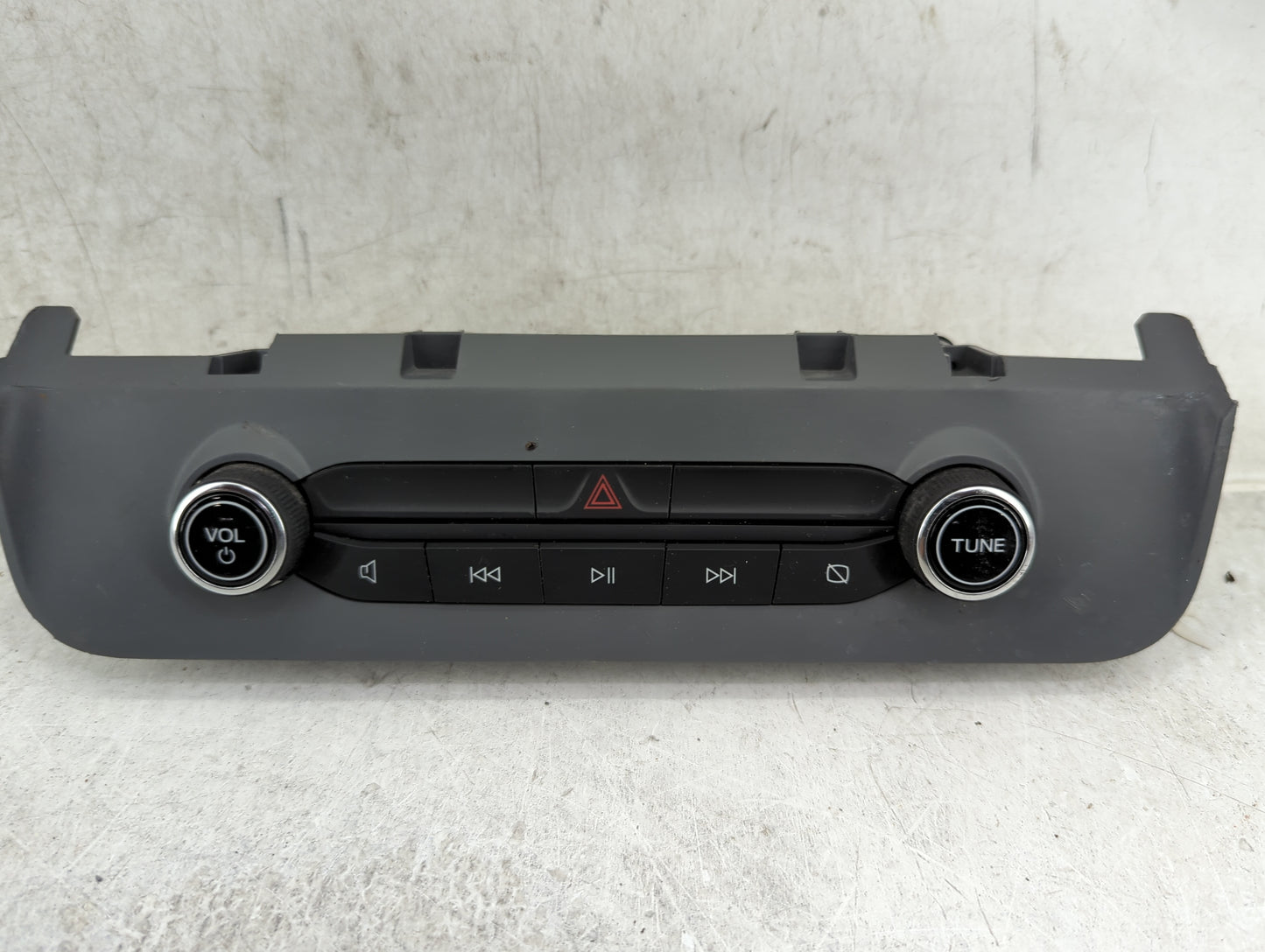 2024 Ford Maverick Climate Control Module Temperature AC/Heater Replacement P/N:NZ6T-18K811-AA 10516715-05 Fits OEM Used Aut