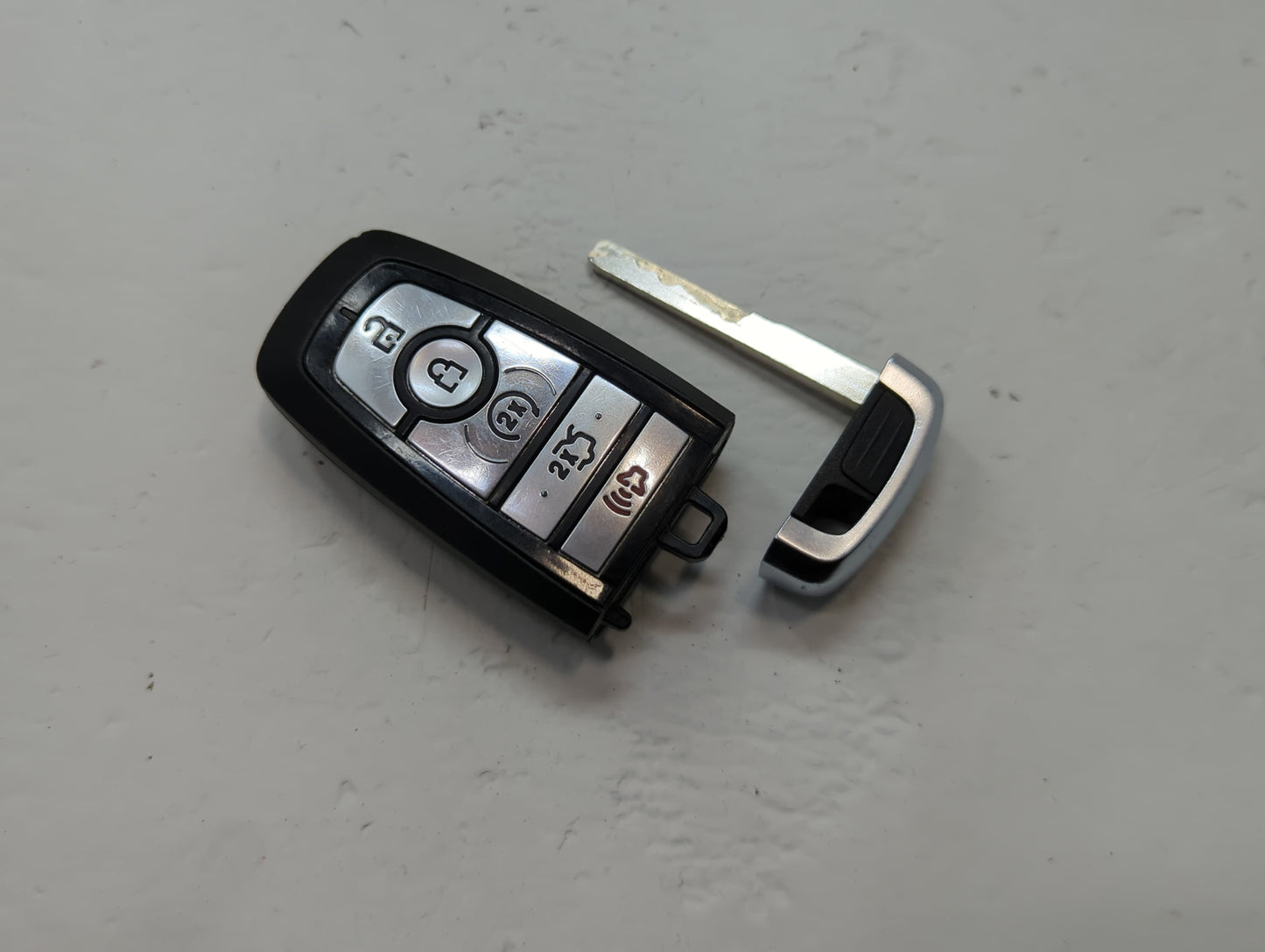 Ford Mustang Keyless Entry Remote Fob M3N-A3C054339 MR3T-15K601-BB 5 buttons - Oemusedautoparts1.com