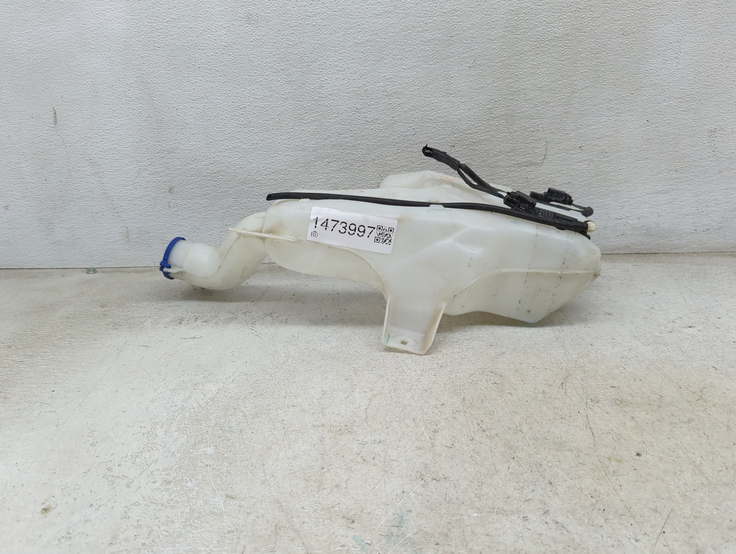 2024 Ford Mustang Windshield Washer Fluid Reservoir Bottle Oem 1473997 - Oemusedautoparts1.com