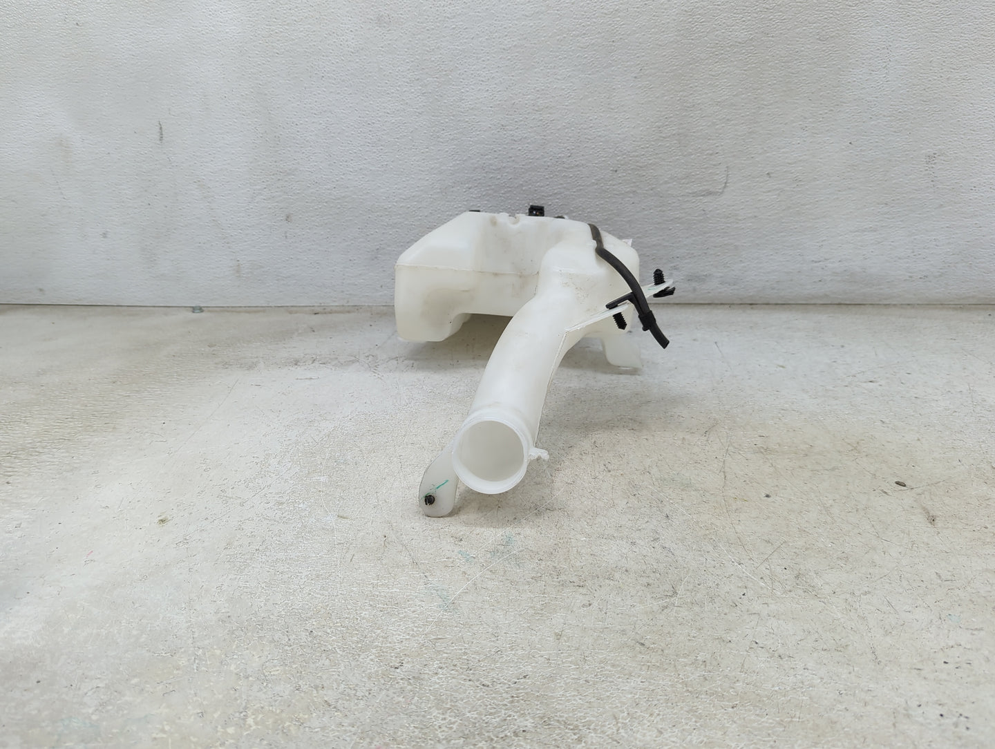 2024 Ford Mustang Windshield Washer Fluid Reservoir Bottle Oem - Oemusedautoparts1.com