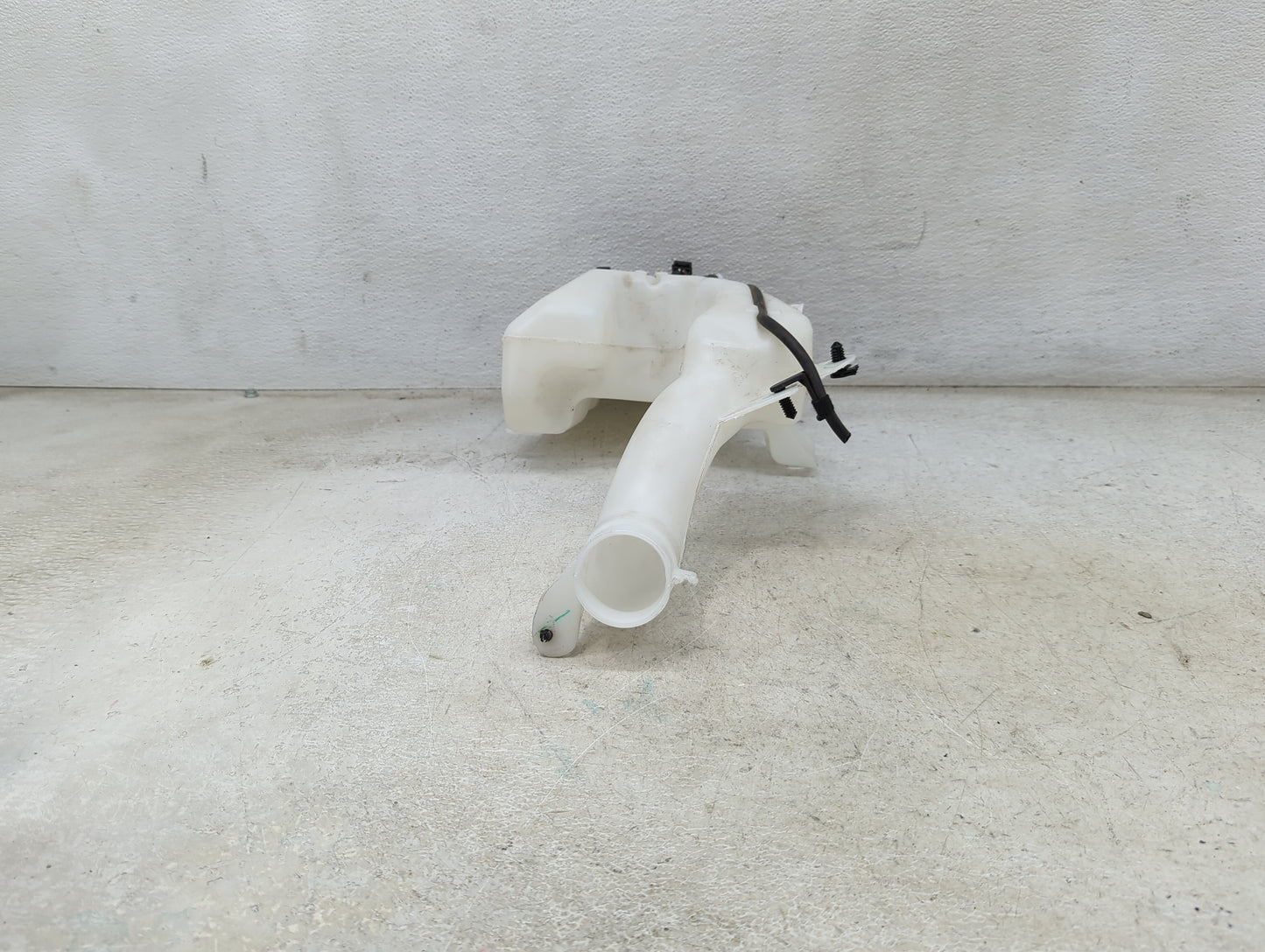 2024 Ford Mustang Windshield Washer Fluid Reservoir Bottle Oem - Oemusedautoparts1.com