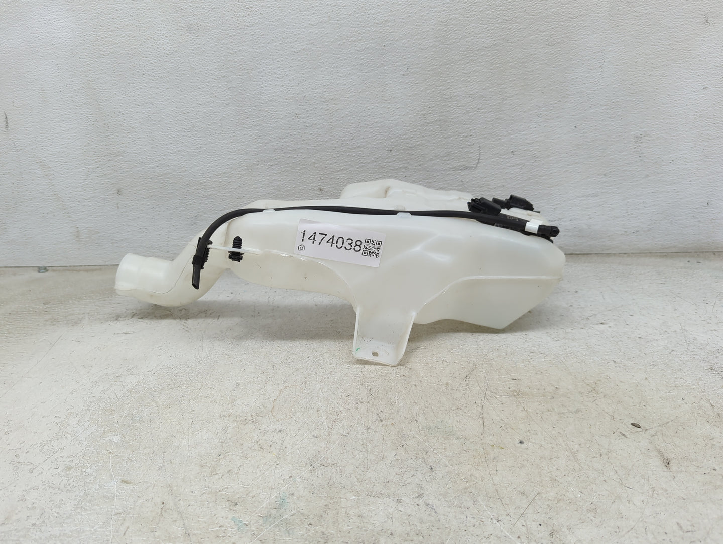 2024 Ford Mustang Windshield Washer Fluid Reservoir Bottle Oem - Oemusedautoparts1.com