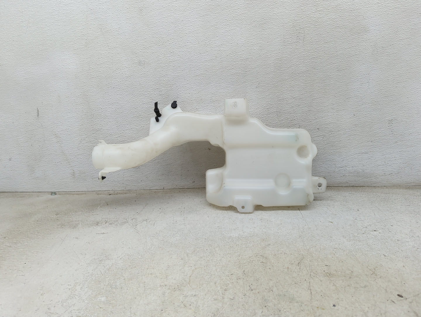 2024 Ford Mustang Windshield Washer Fluid Reservoir Bottle Oem - Oemusedautoparts1.com