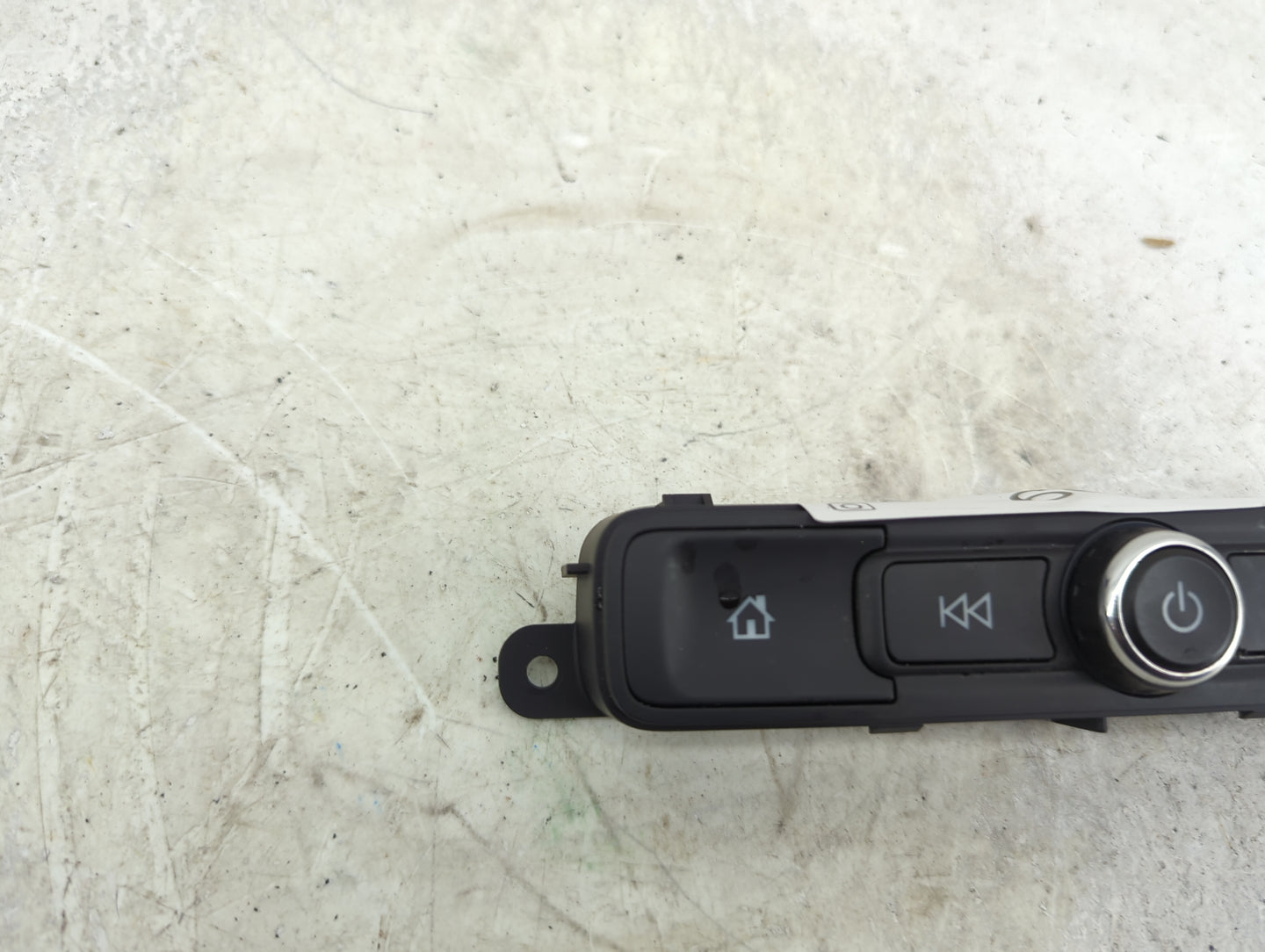 2024 Gmc Terrain Radio Control Panel - Oemusedautoparts1.com