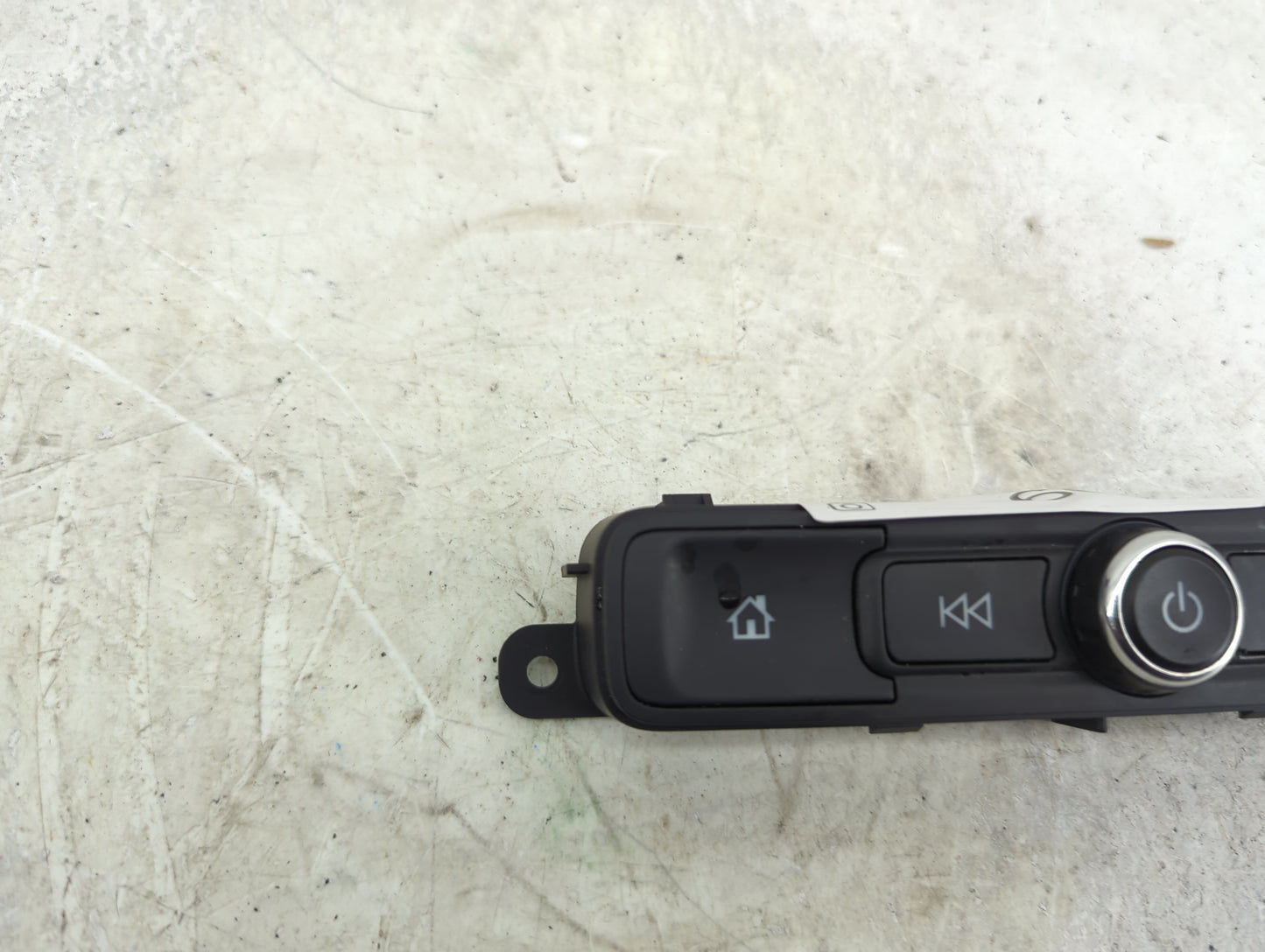 2024 Gmc Terrain Radio Control Panel - Oemusedautoparts1.com
