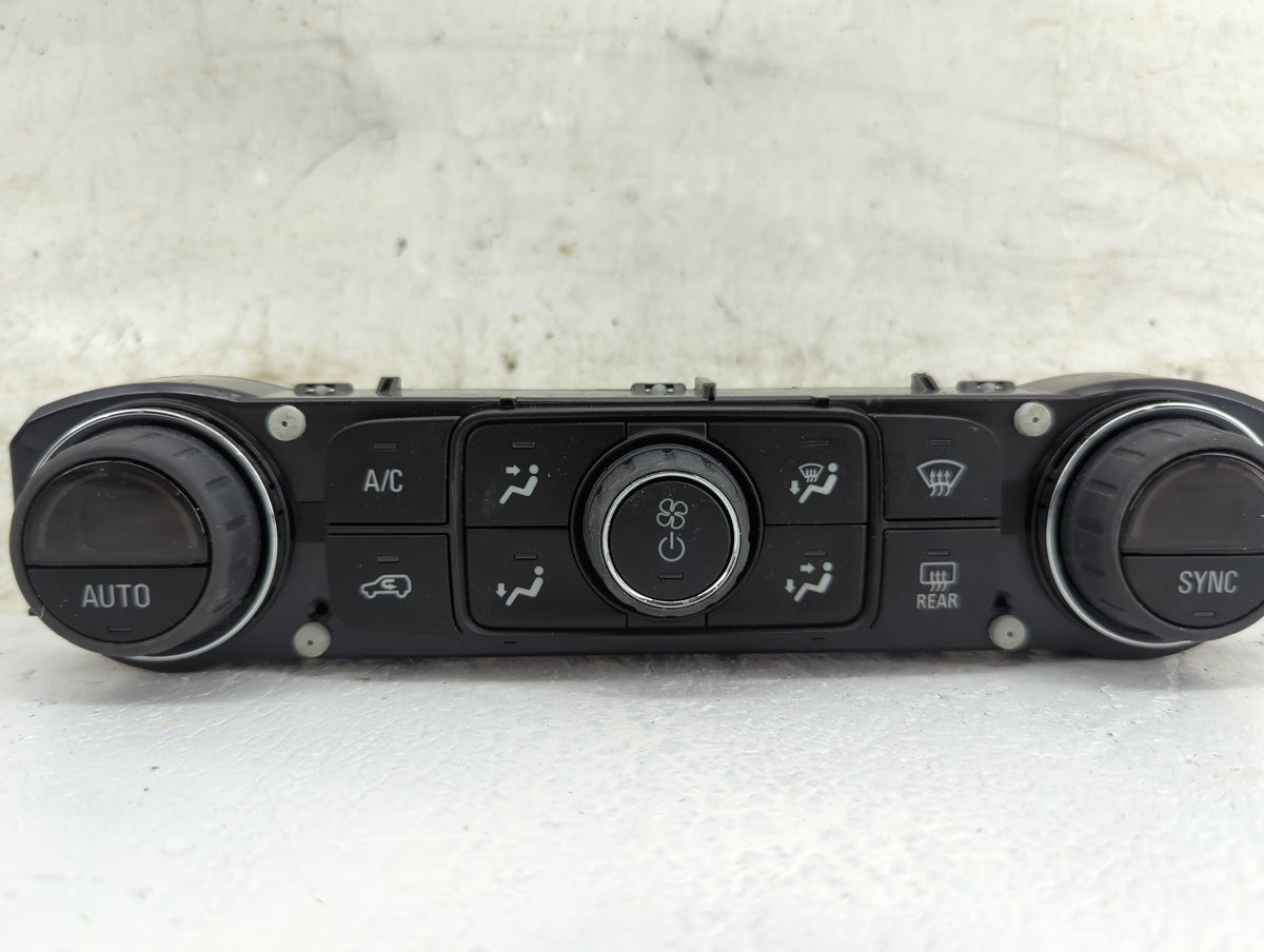 2024 Gmc Terrain Climate Control Module Temperature AC/Heater Replacement P/N:87840006 815372982 Fits OEM Used Auto Parts - 