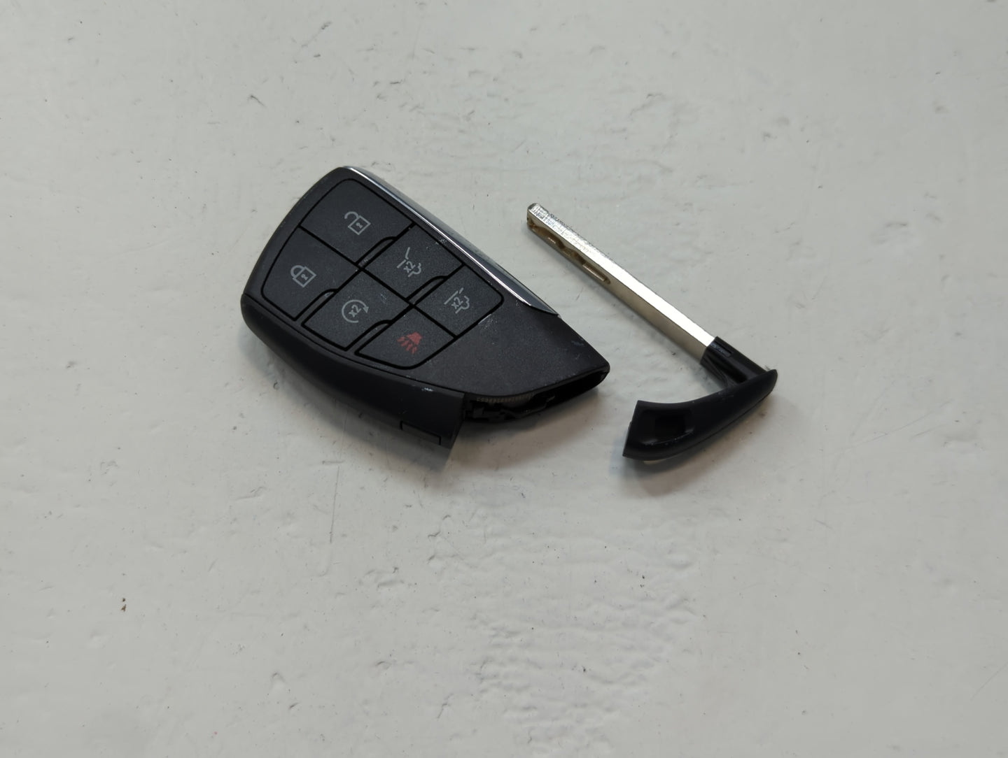Gmc Yukon Keyless Entry Remote Fob YG0G21TB2 6 buttons - Oemusedautoparts1.com