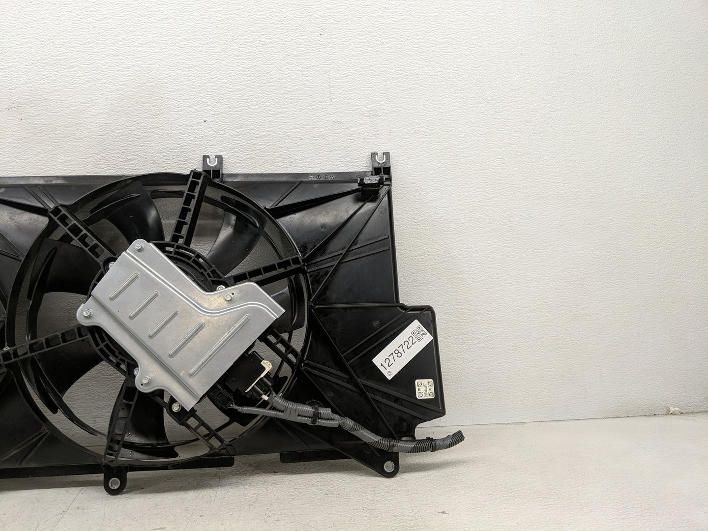 2024 Honda Accord Electric Radiator Cooling Fan Motor Assembly P/N:19015-6NH-A01 Fits OEM Used Auto Parts - Oemusedautoparts