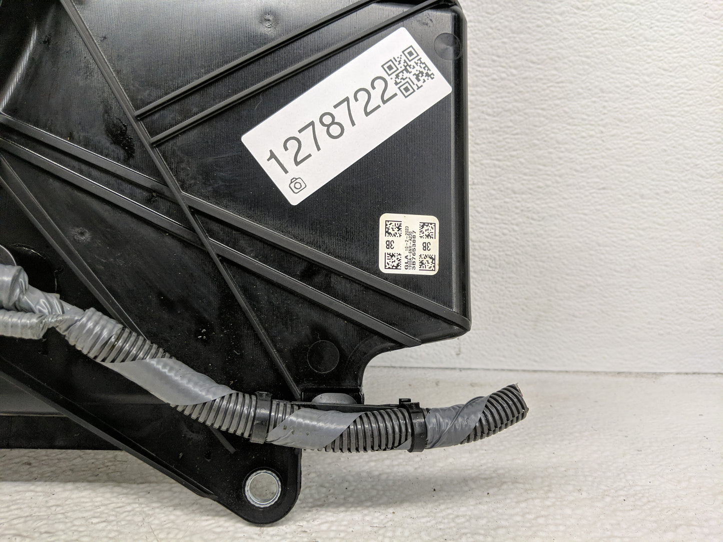 2024 Honda Accord Electric Radiator Cooling Fan Motor Assembly P/N:19015-6NH-A01 Fits OEM Used Auto Parts - Oemusedautoparts
