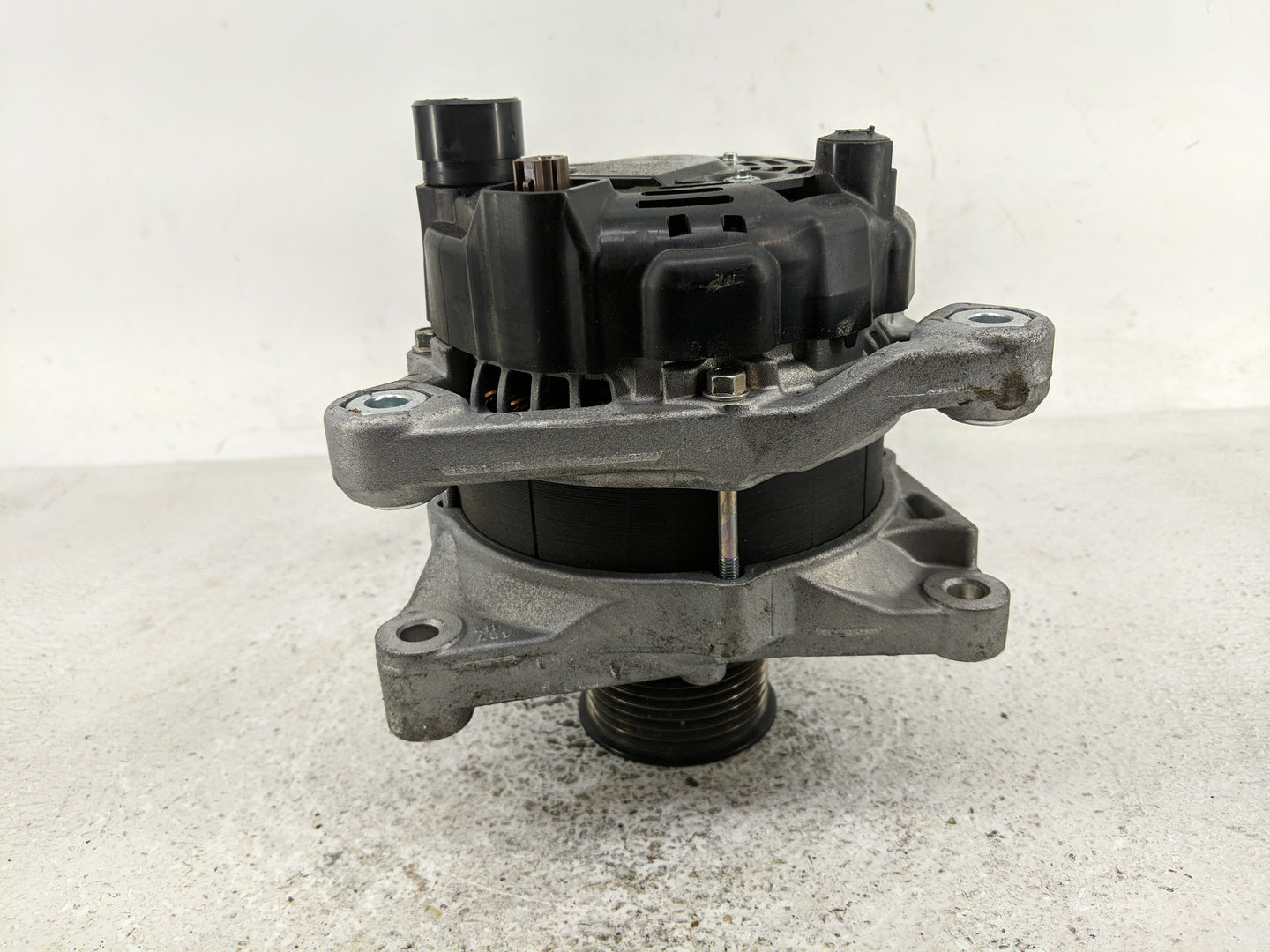 2024 Honda Accord Alternator Replacement Generator Charging Assembly Engine OEM P/N:104211-4941 Fits OEM Used Auto Parts - O