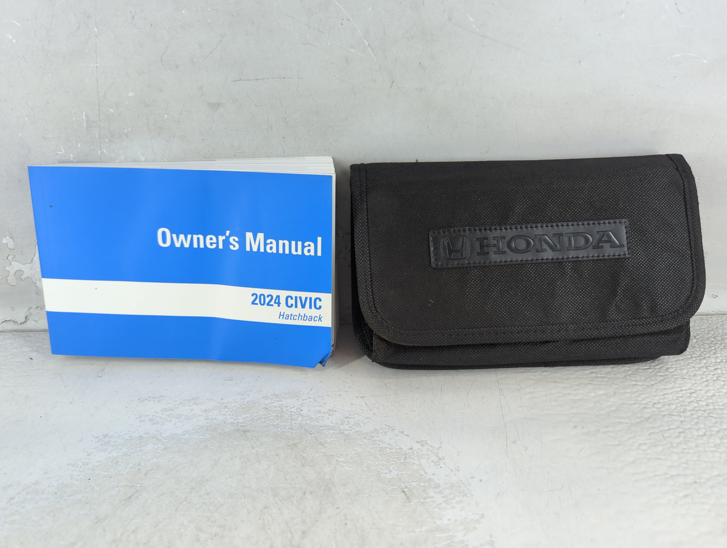 2024 Honda Civic Owners Manual Book Guide P/N:00X31-T40-6200 OEM Used Auto Parts - Oemusedautoparts1.com