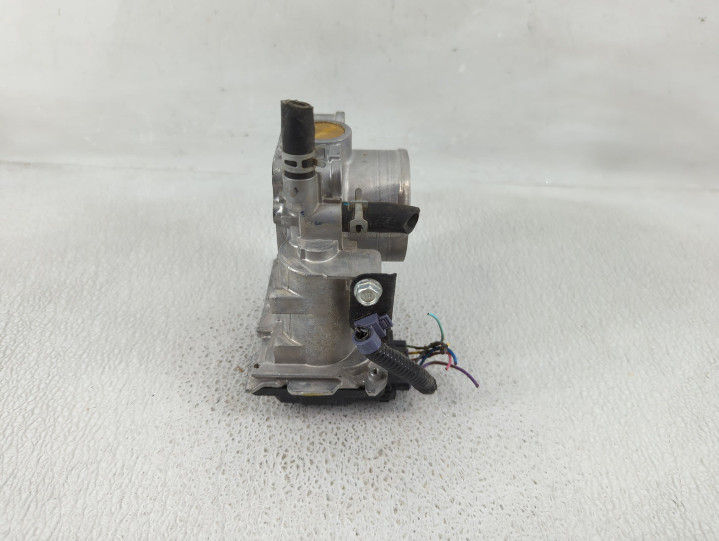 2016-2022 Honda Civic Throttle Body P/N:M40227 M60911, GMH1A Fits Fits 2016 2017 2018 2019 2020 2021 2022 OEM Used Auto Part