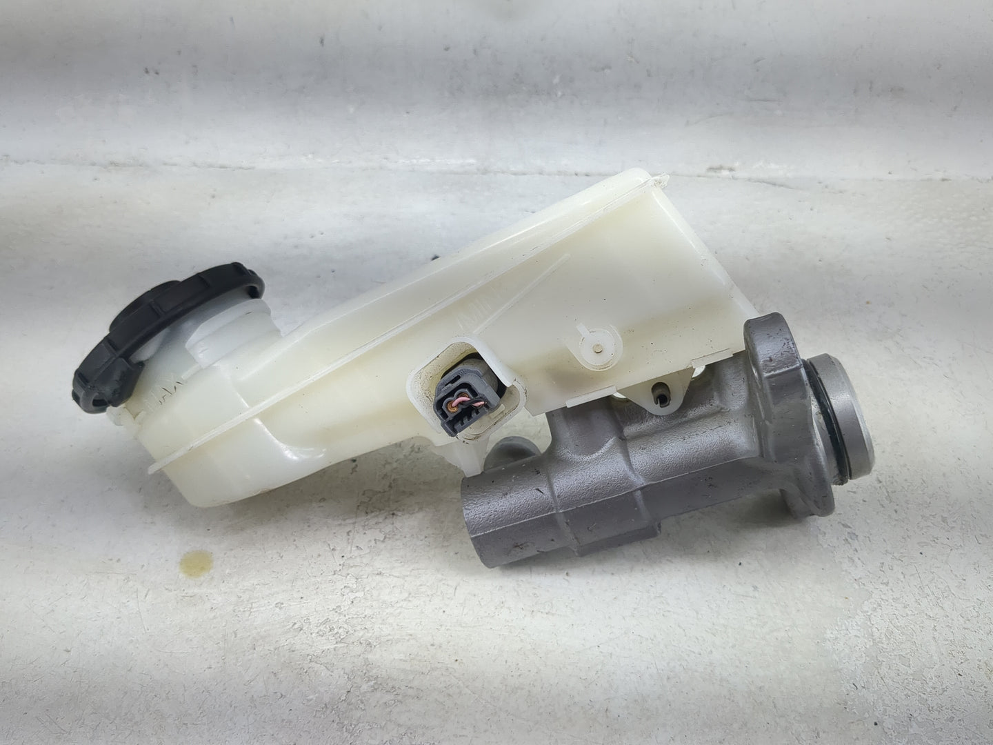 2022-2022 Honda Civic Brake Master Cylinder 1491125 - Oemusedautoparts1.com