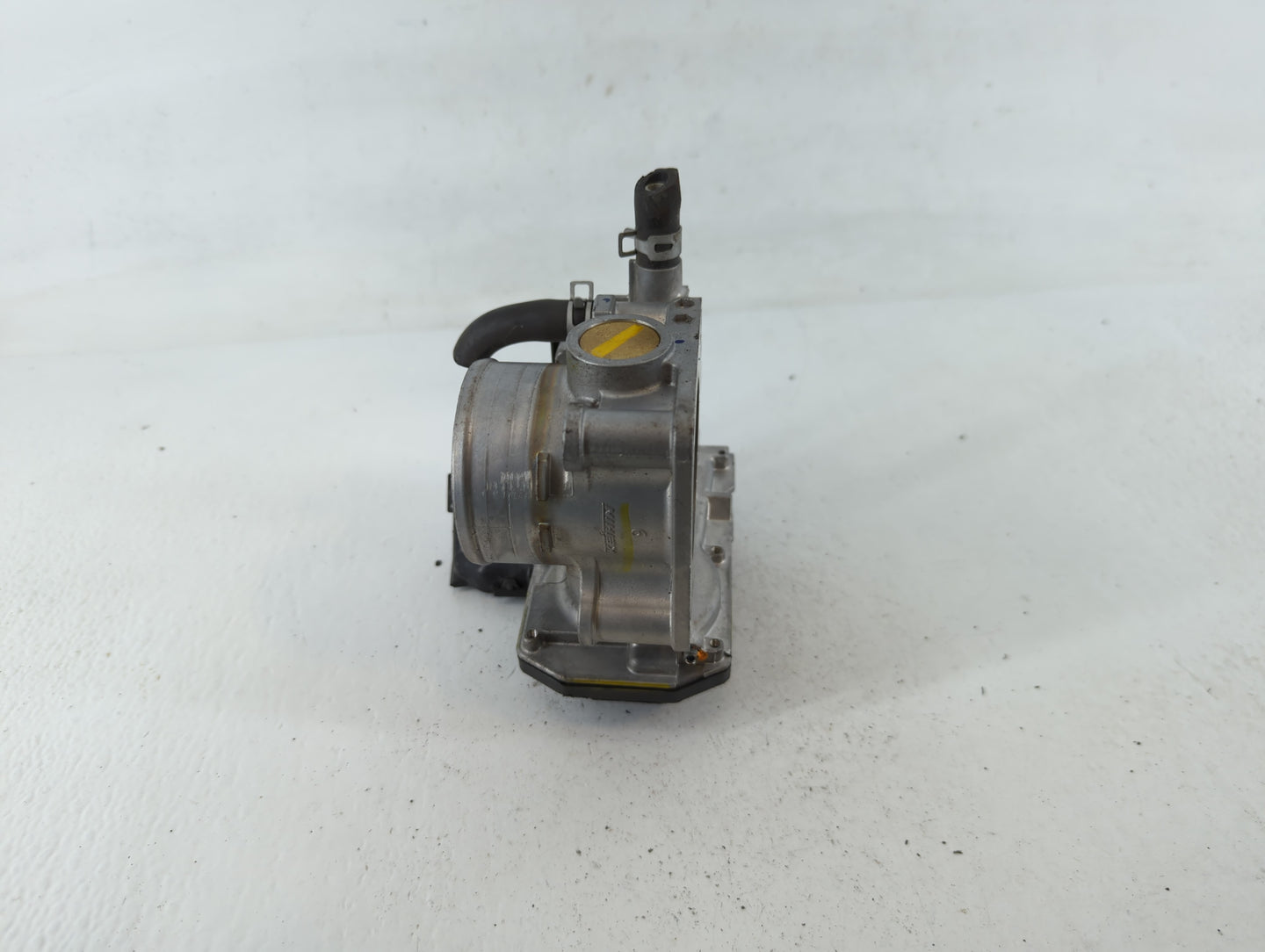 2016-2022 Honda Civic Throttle Body P/N:GMH1A M30828, 222781 Fits Fits 2016 2017 2018 2019 2020 2021 2022 OEM Used Auto Part