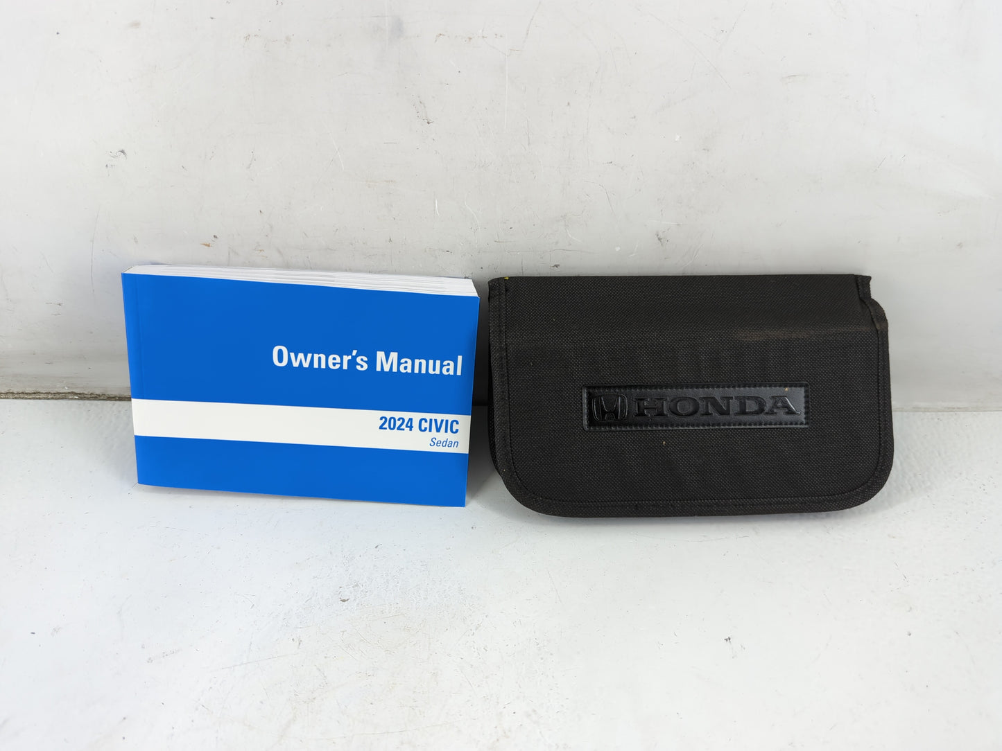 2024 Honda Civic Owners Manual Book Guide P/N:00X31-T20-6200 OEM Used Auto Parts - Oemusedautoparts1.com