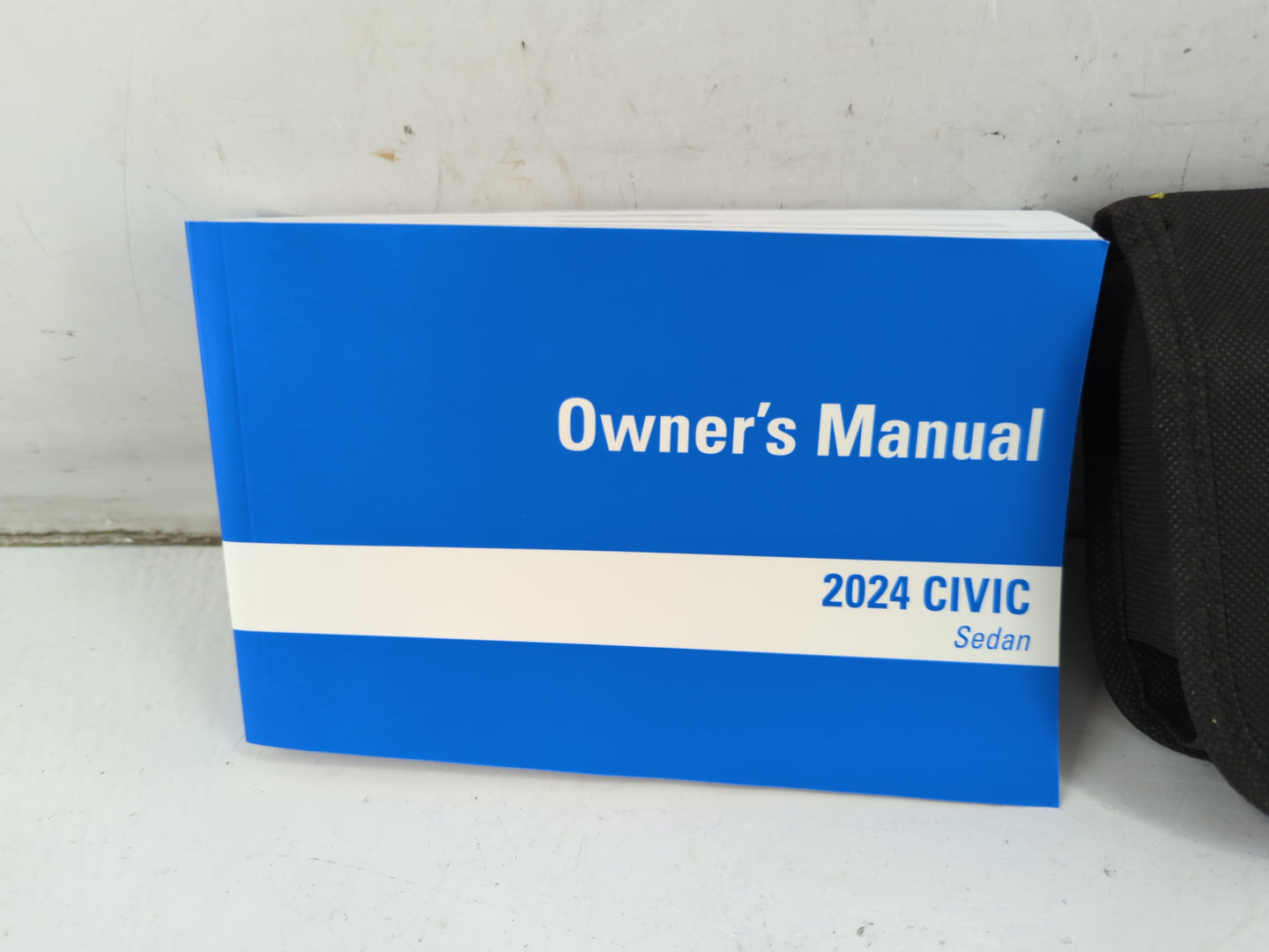 2024 Honda Civic Owners Manual Book Guide P/N:00X31-T20-6200 OEM Used Auto Parts - Oemusedautoparts1.com