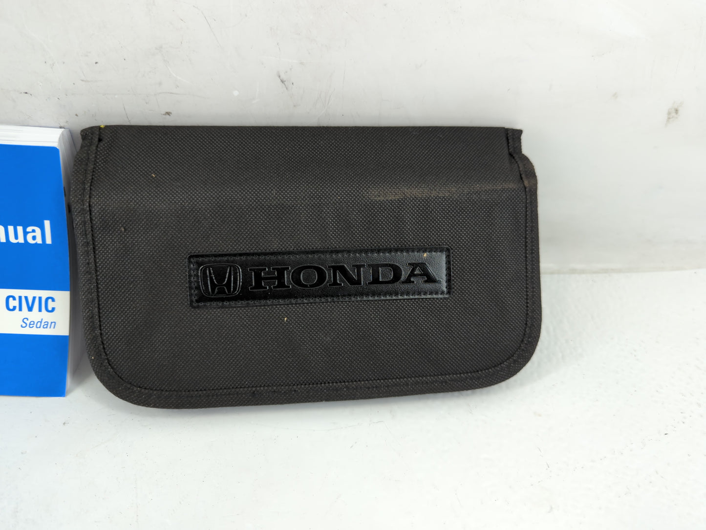 2024 Honda Civic Owners Manual Book Guide P/N:00X31-T20-6200 OEM Used Auto Parts - Oemusedautoparts1.com