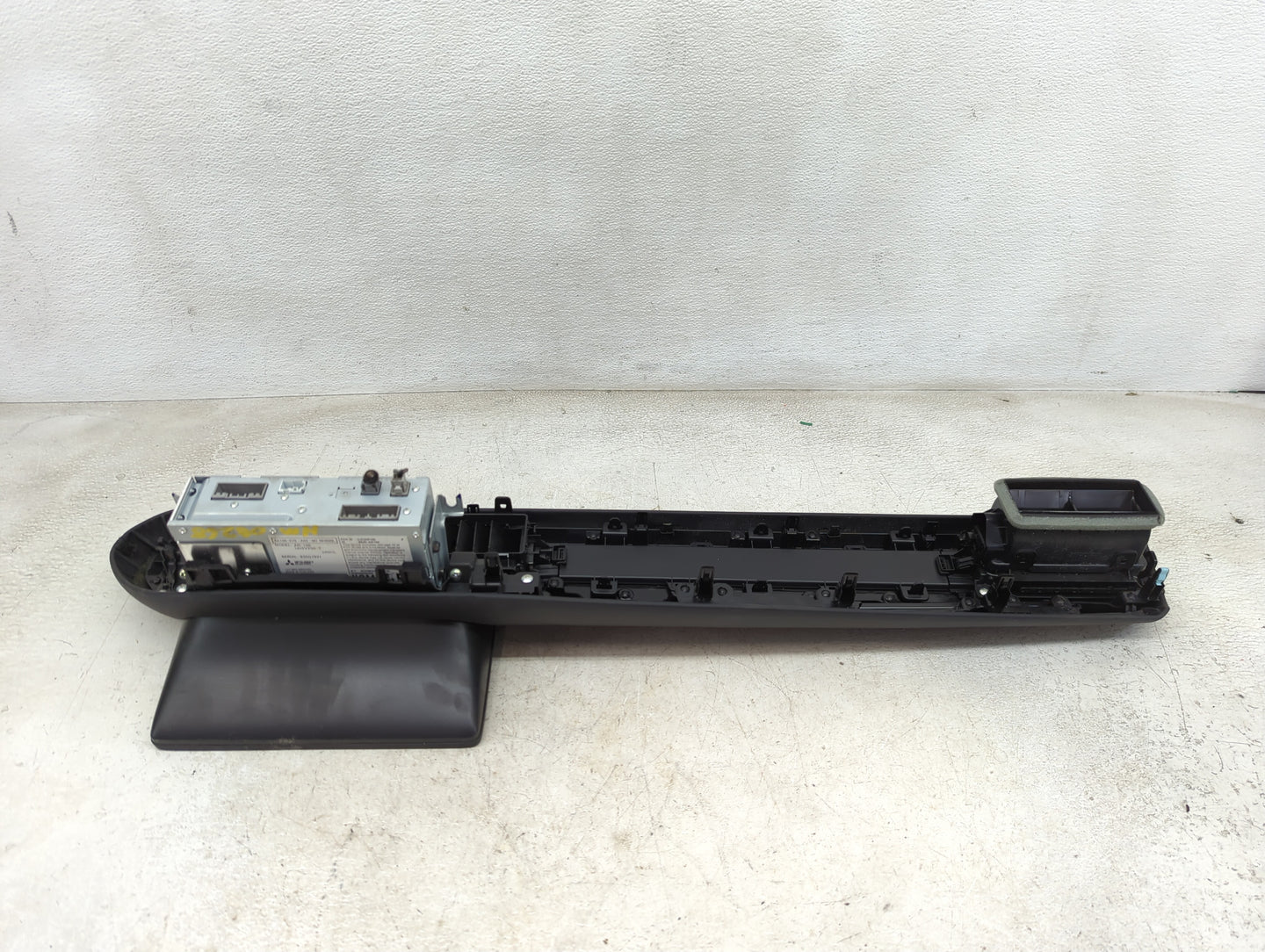 2024 Honda Hr-V Radio AM FM Cd Player Receiver Replacement P/N:8A100-3V0-A02-M1 AR-100, UH2VX50-T Fits OEM Used Auto Parts -
